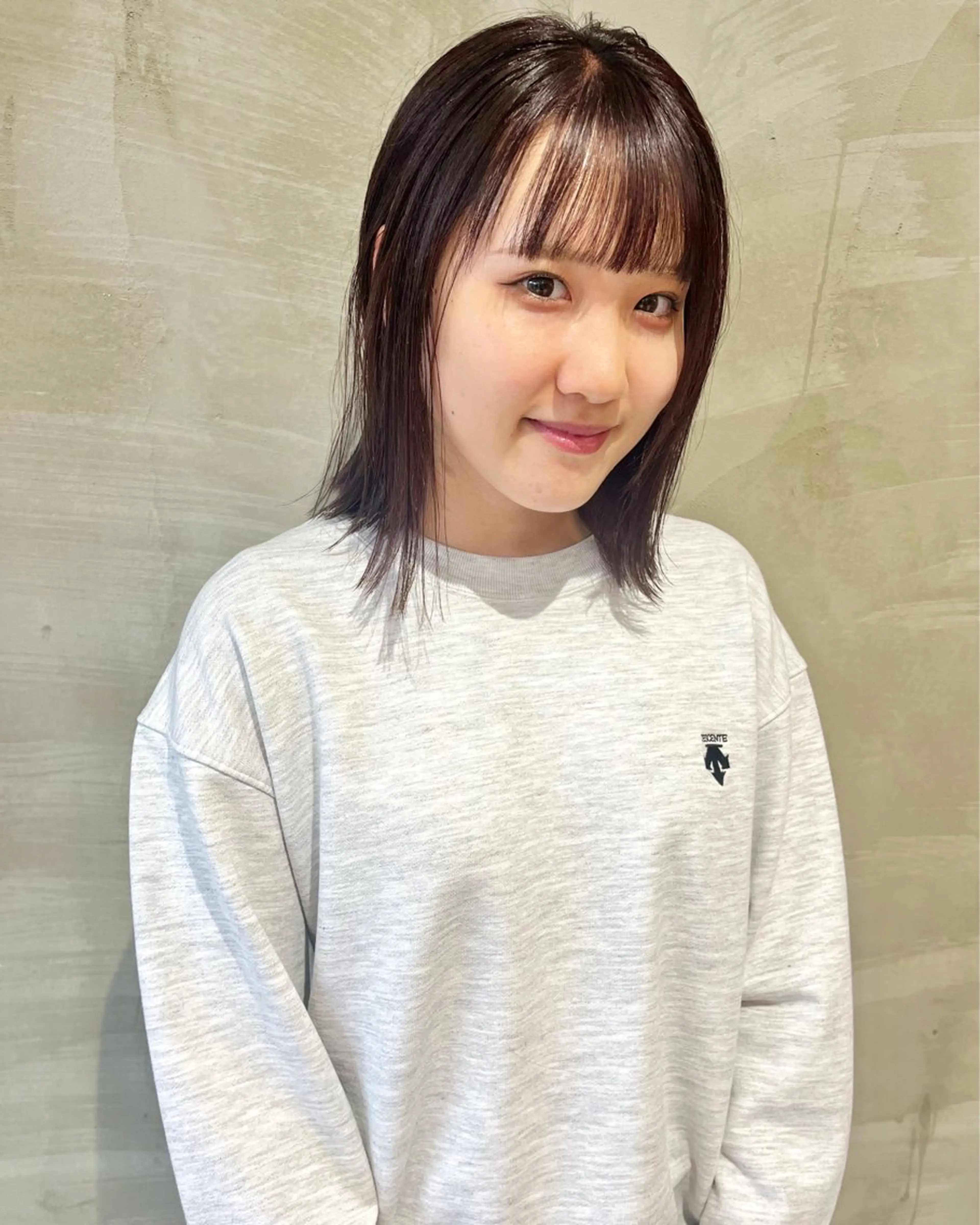 ミディアム カラー ブラウンカラー レッドカラー レッドブラウン 鈴木 美紅のヘアスタイル