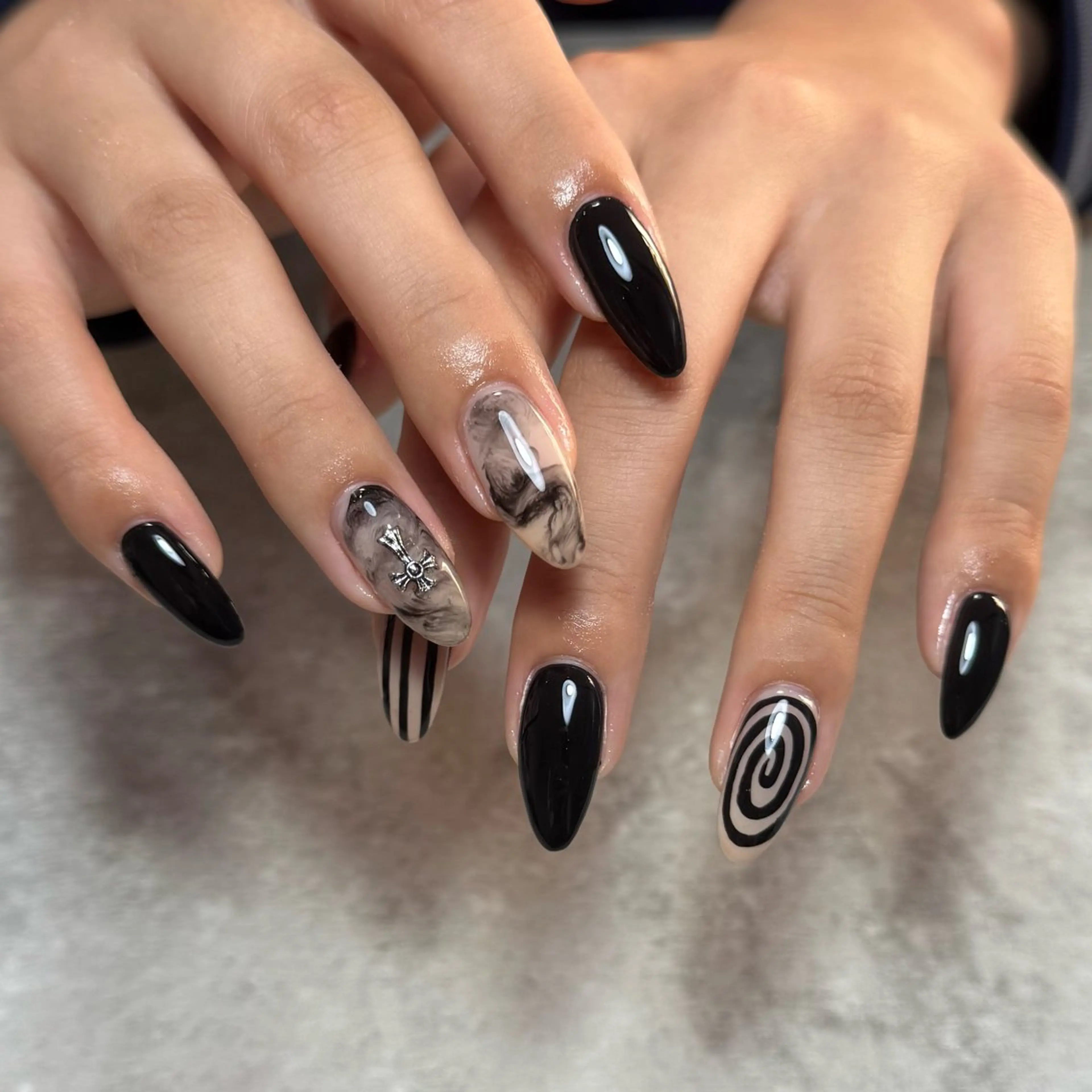 ネイル ハンドネイル NAIL303 🛼 SHIORIのネイルデザイン