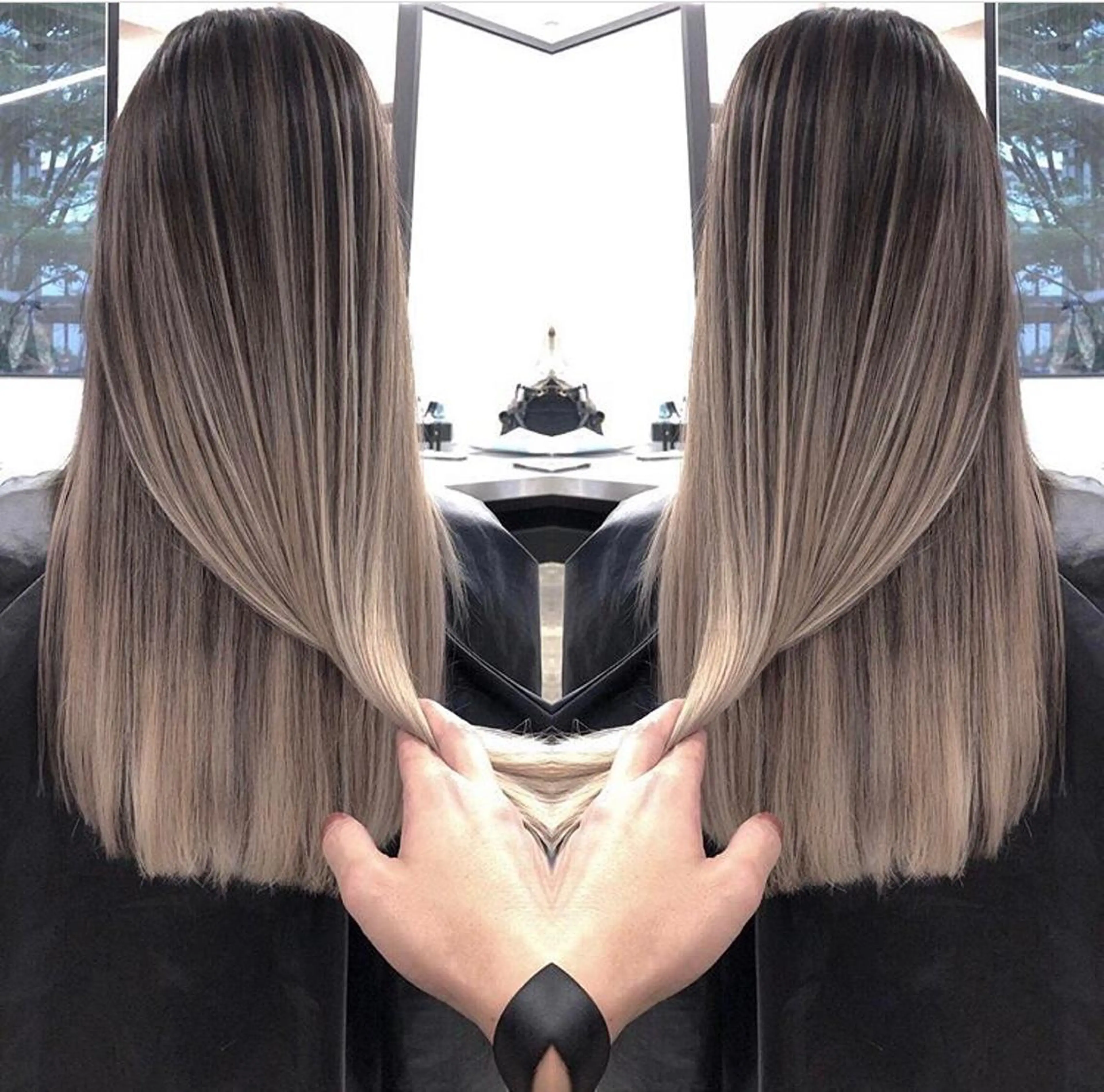 ロング カラー ササ キのヘアスタイル