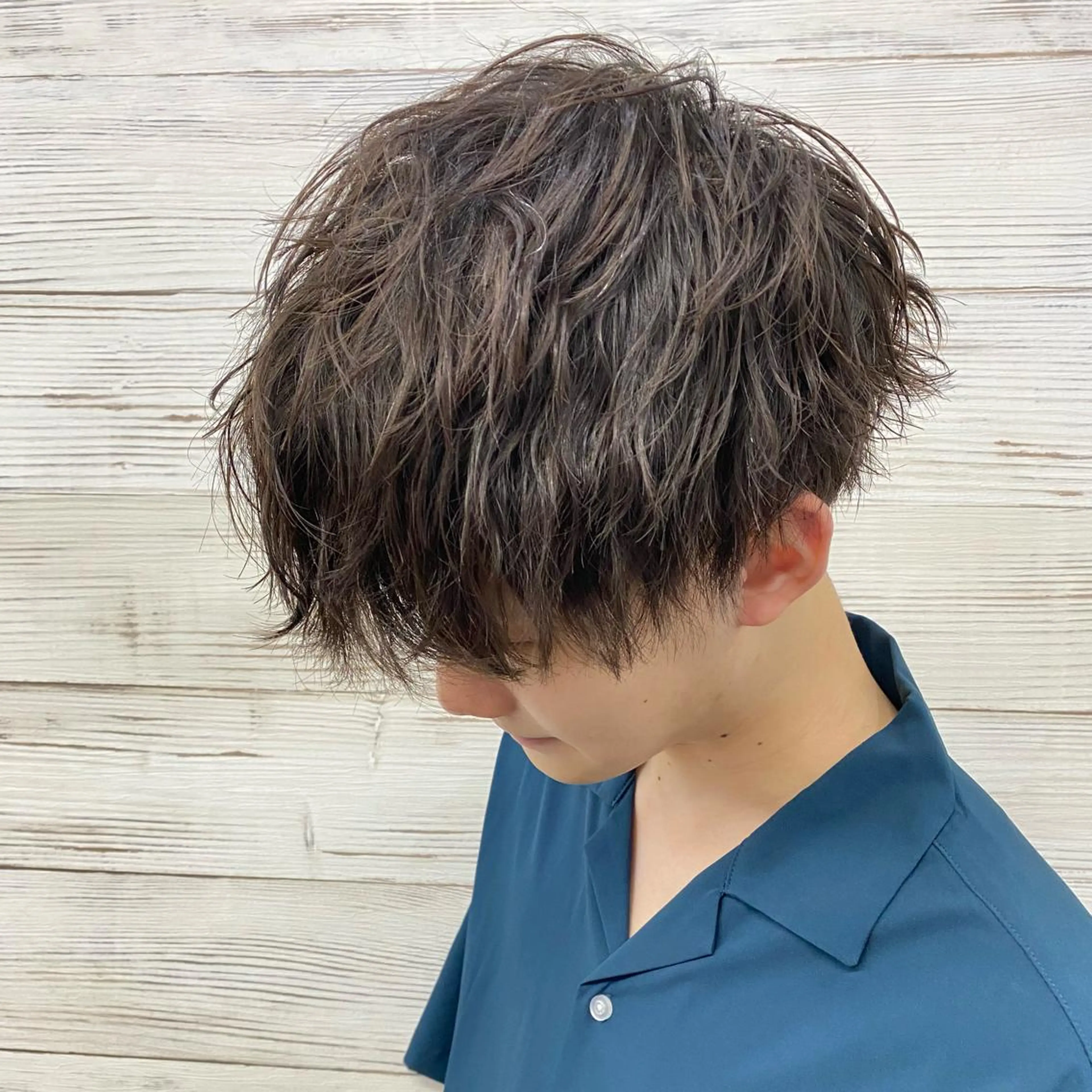 ショート カラー パーマ メンズ ショートボブ 編み込みエクステ シールエクステ メンズバレイヤージュ メンズブリーチ LAVENDIA 初音のヘアスタイル