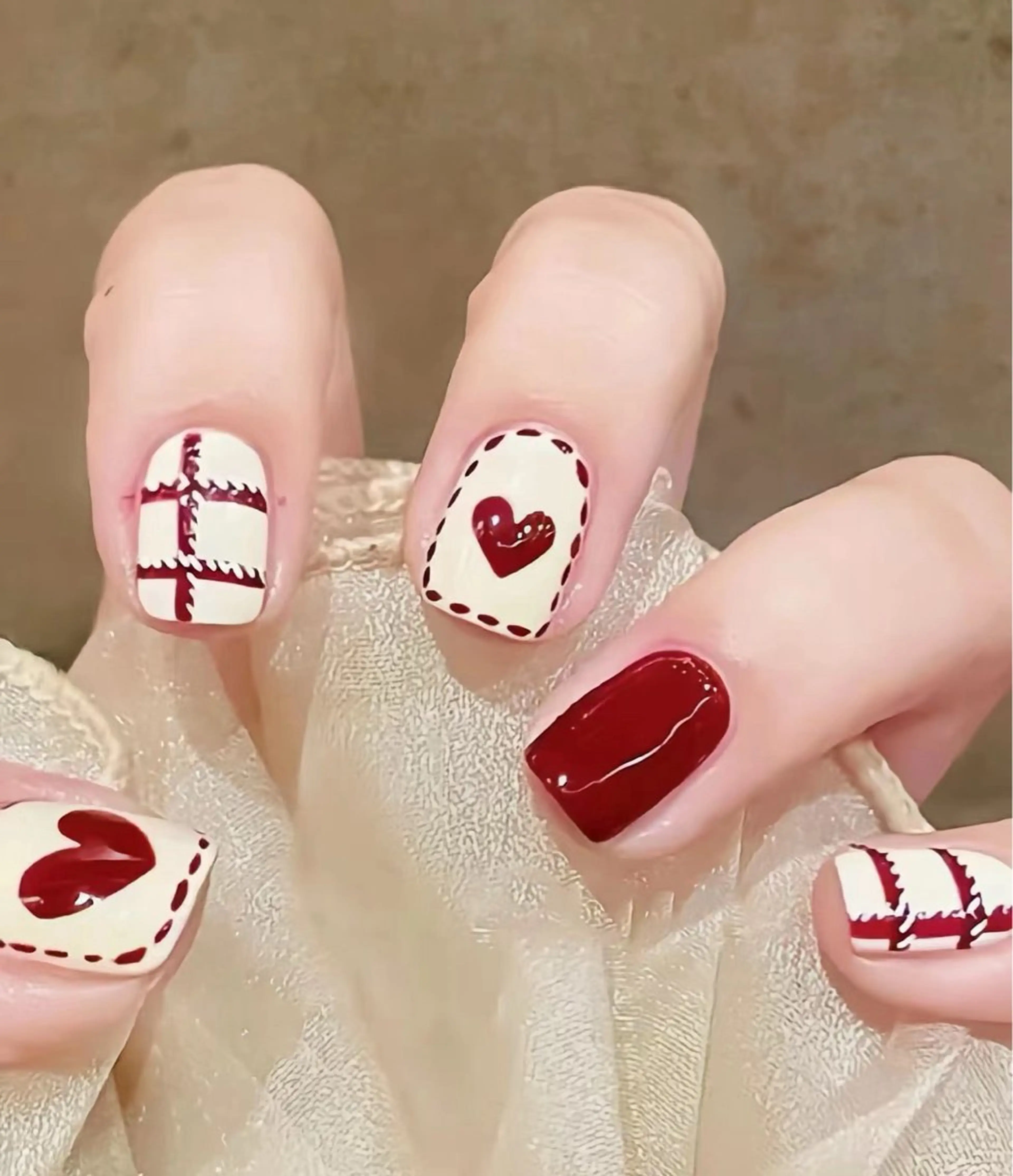 ネイル フットネイル フレンチネイル ジェルネイル ゴージャス ハート ハンドネイル MoonNail ユリ🌸のネイルデザイン