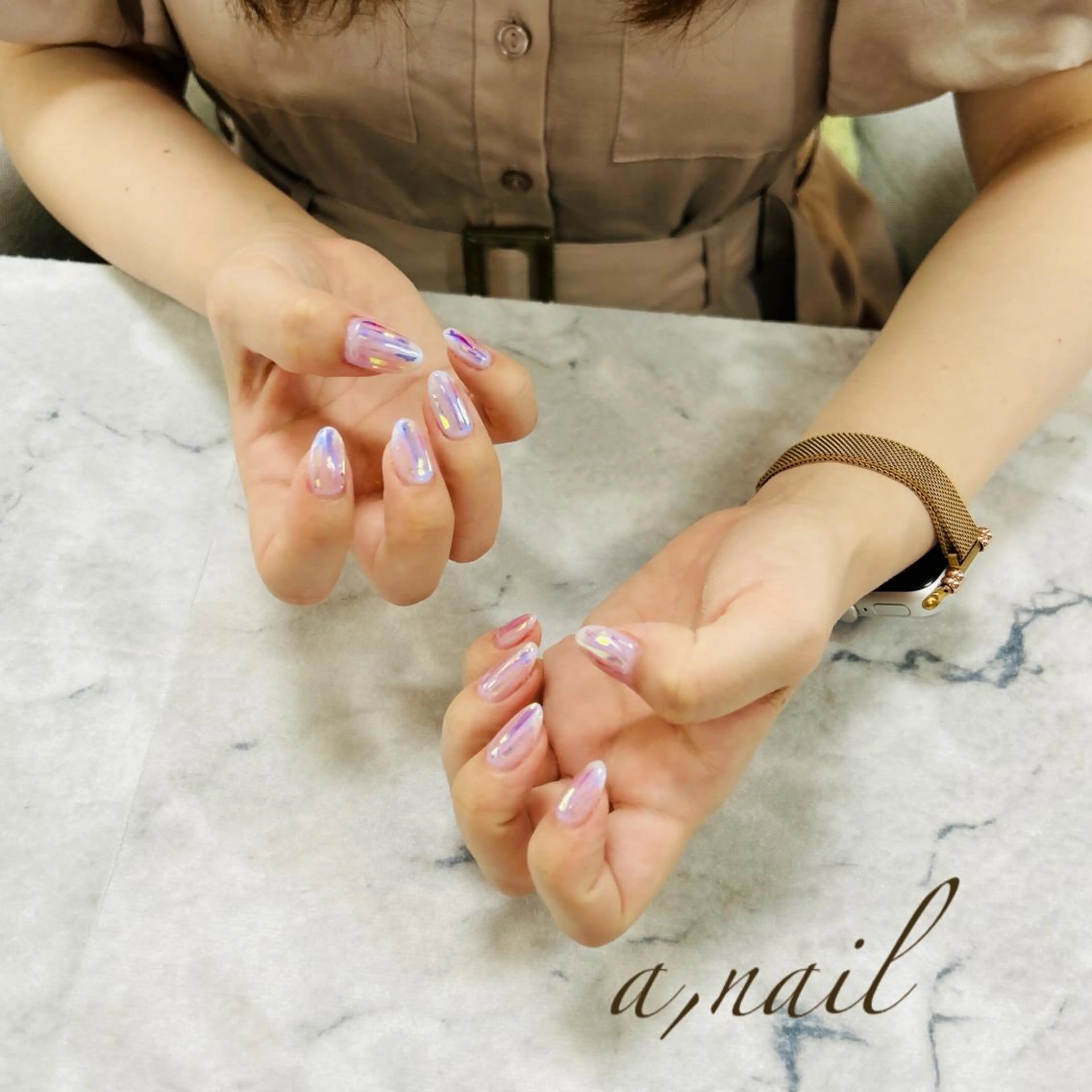 ネイル オーロラネイル フットネイル ジェルネイル グラデーション キラキラネイル ハンドネイル ネイルサロン エーネイルのネイルデザイン