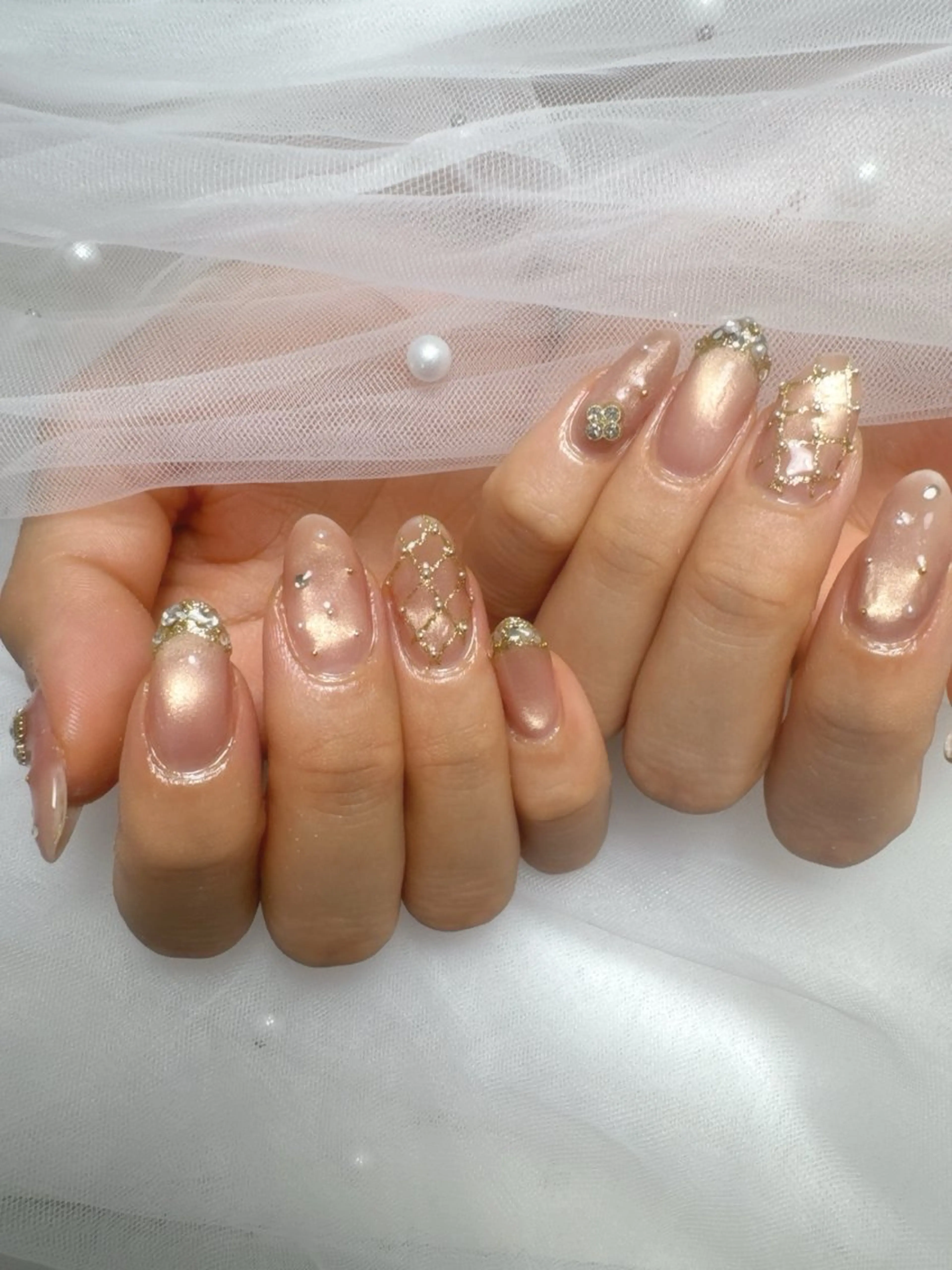 ネイル キラキラネイル 韓国ネイル 持ち込み ワンホンネイル ハンドネイル Queeens nailのネイルデザイン