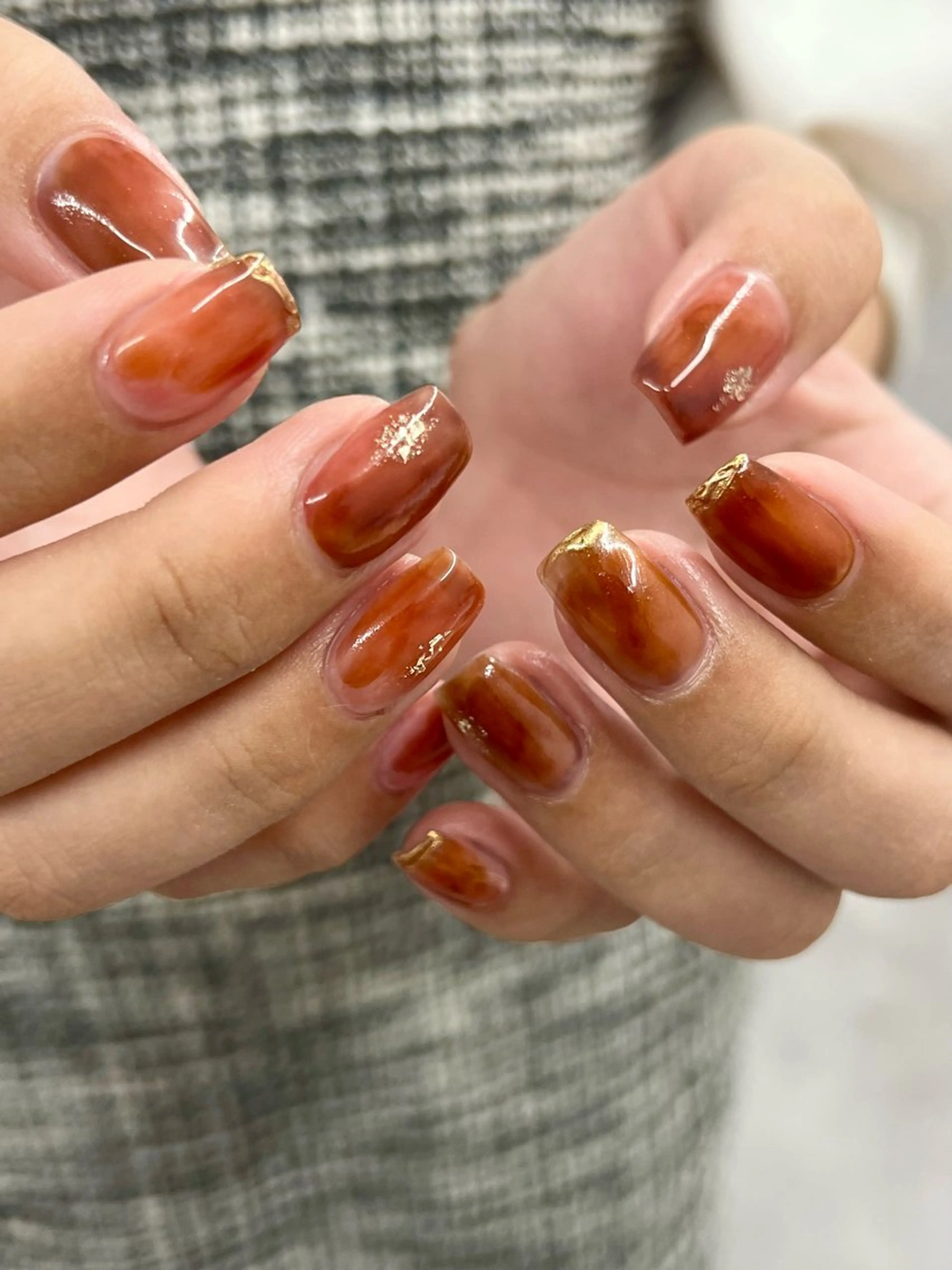 ネイル べっ甲ネイル ボルドー ブラウン ジェルネイル ゴールド ハンドネイル ハンドケア Bana_ Nailのネイルデザイン