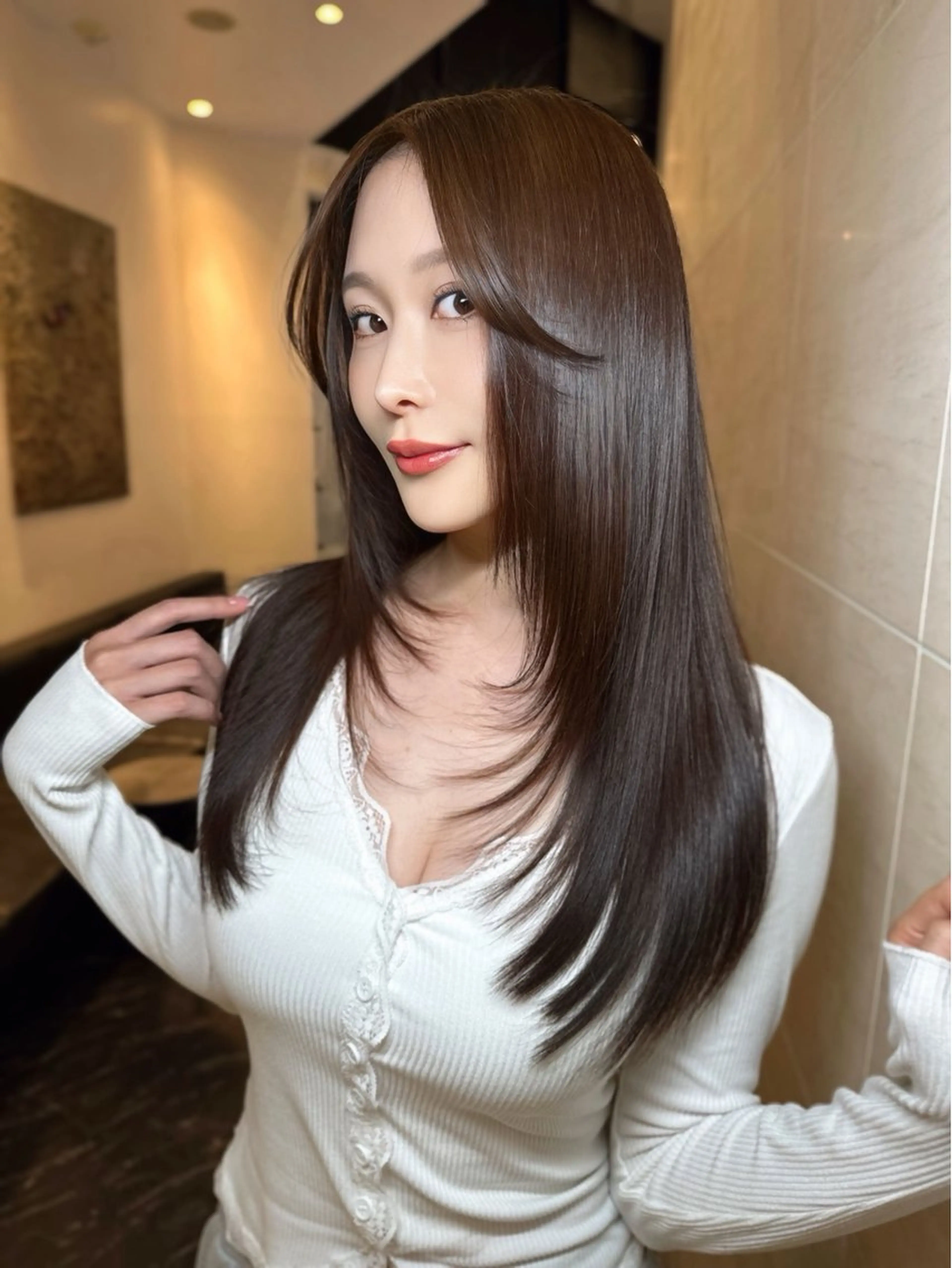 ロング カラー ブリーチ 透明感カラー ロング 中韓🇨🇳🇰🇷 🤍TAKAHIROのヘアスタイル