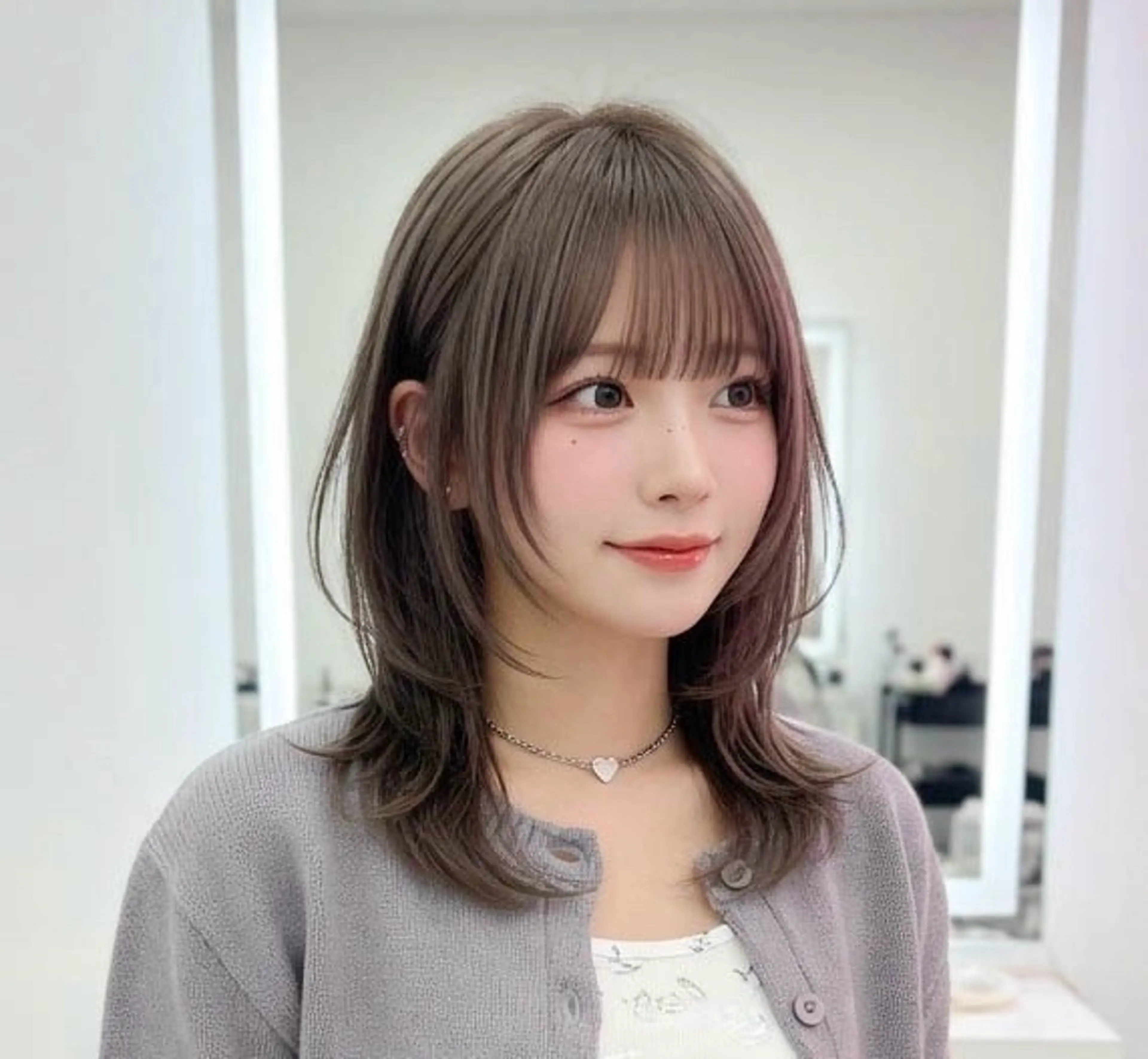 ミディアム 薮本 真優のヘアスタイル