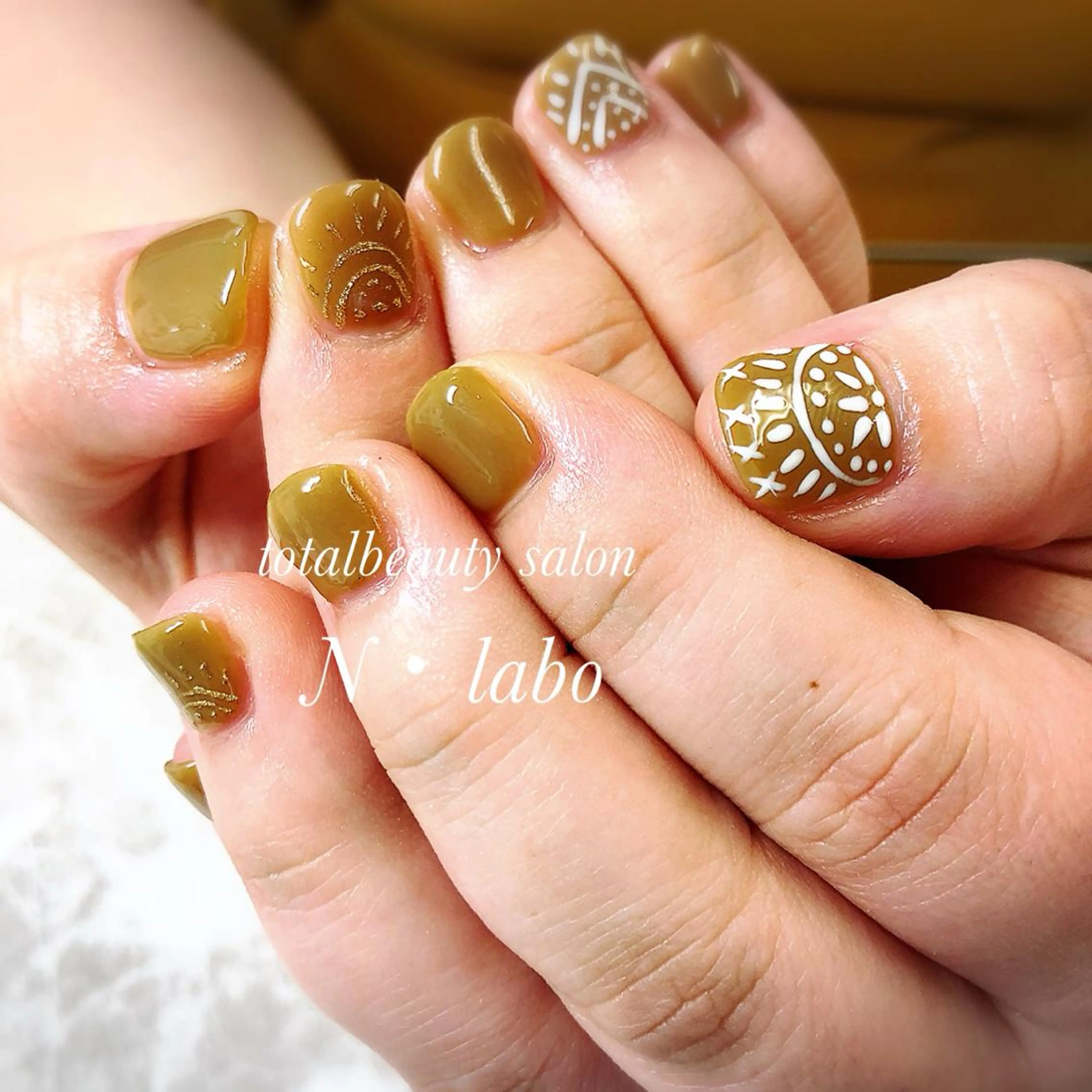 ネイル ジェルネイル ワンカラーネイル ショートネイル 春ネイル ホワイト Gracias. rieのネイルデザイン