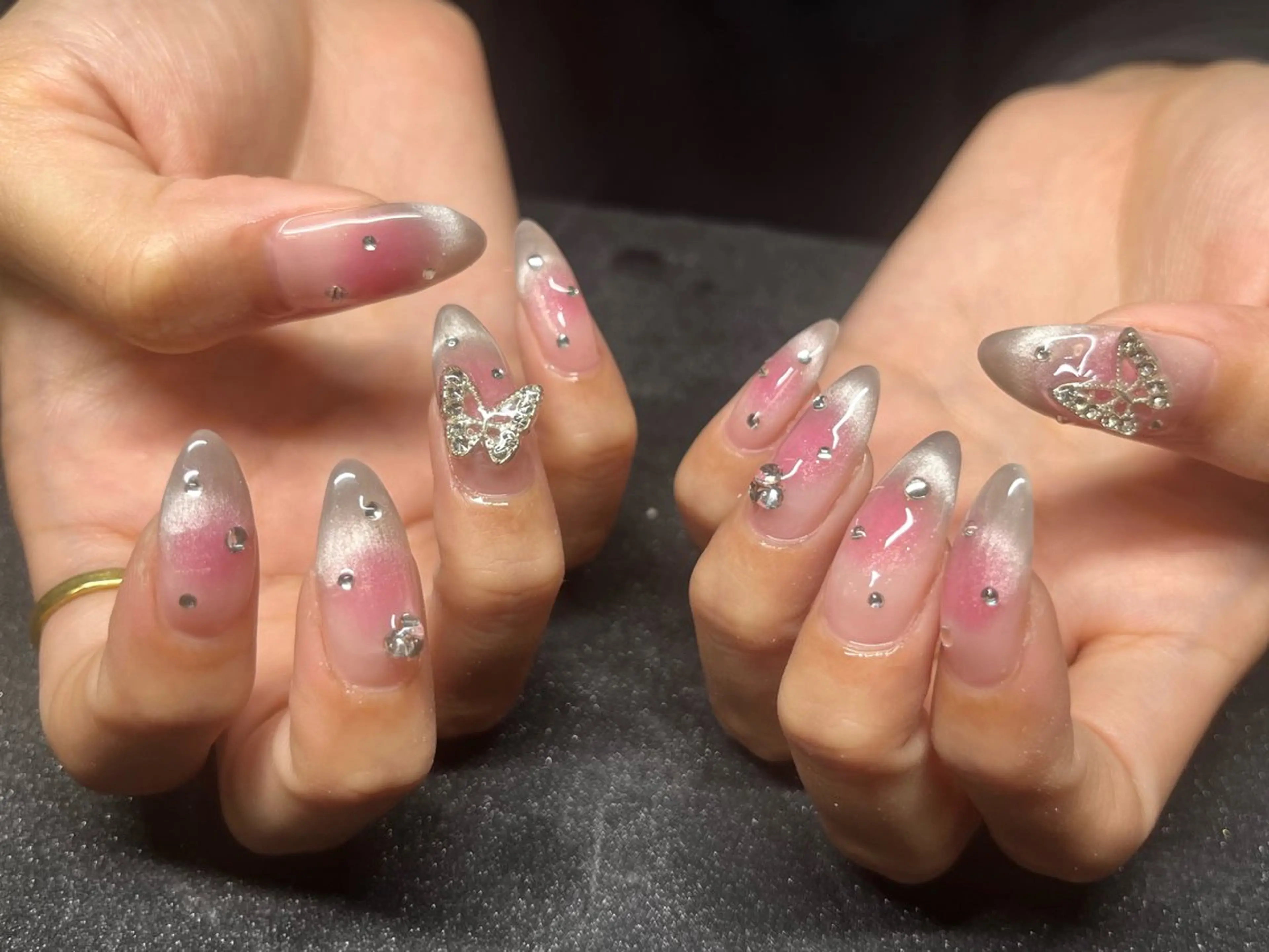 ネイル チークネイル フレンチネイル ハンドネイル Chika .のネイルデザイン