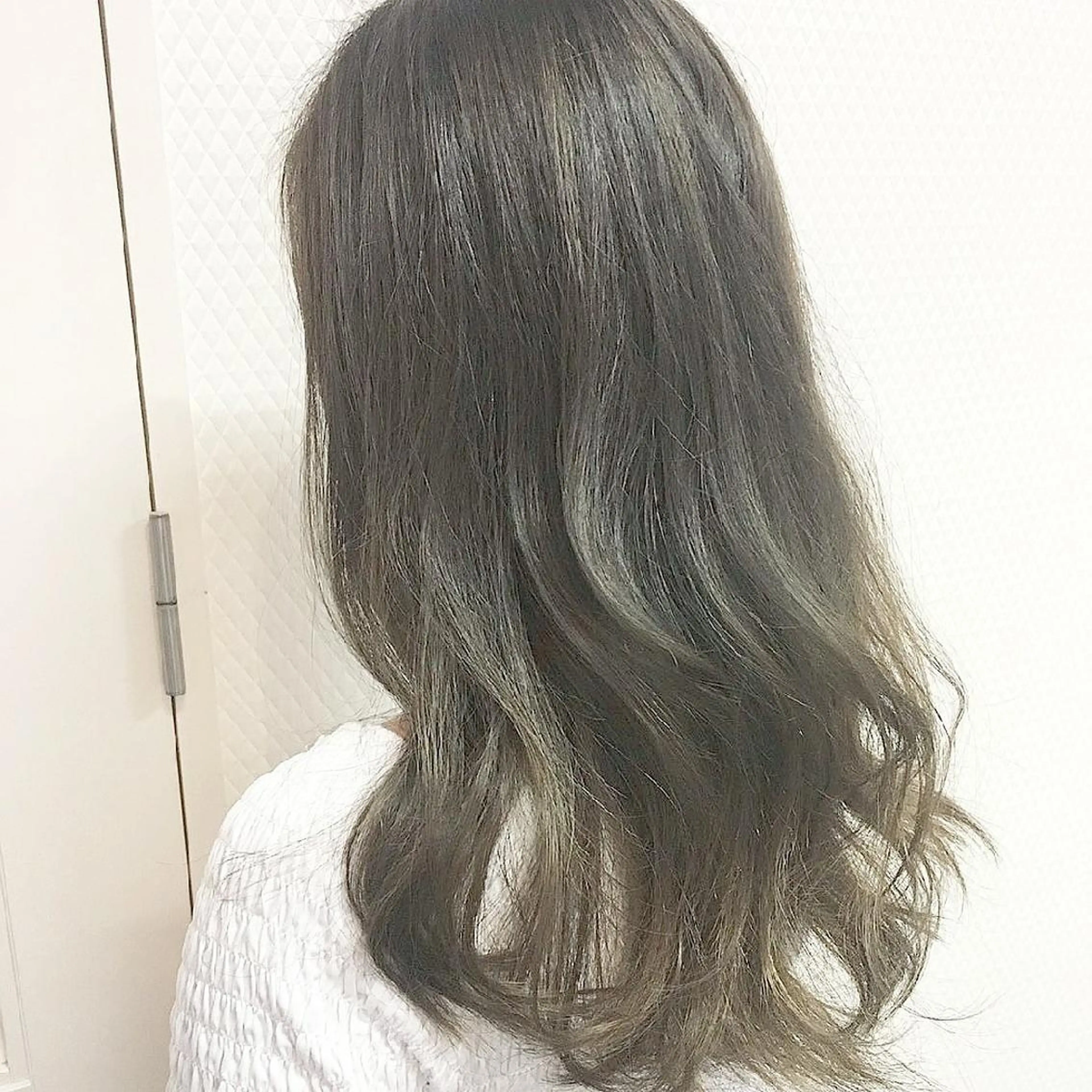 セミロング カラー バレイヤージュ ハイライトカラー ハイライト レイヤーカット 竹内啓太 ボブのヘアスタイル
