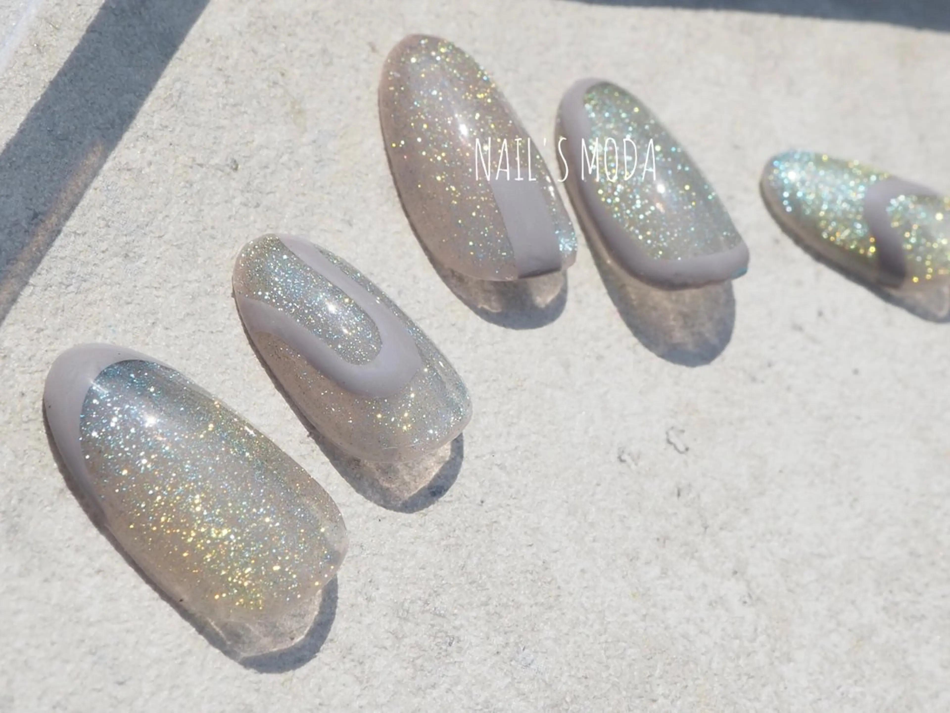 ネイル マグネットネイル NAIL'S MODAのネイルデザイン