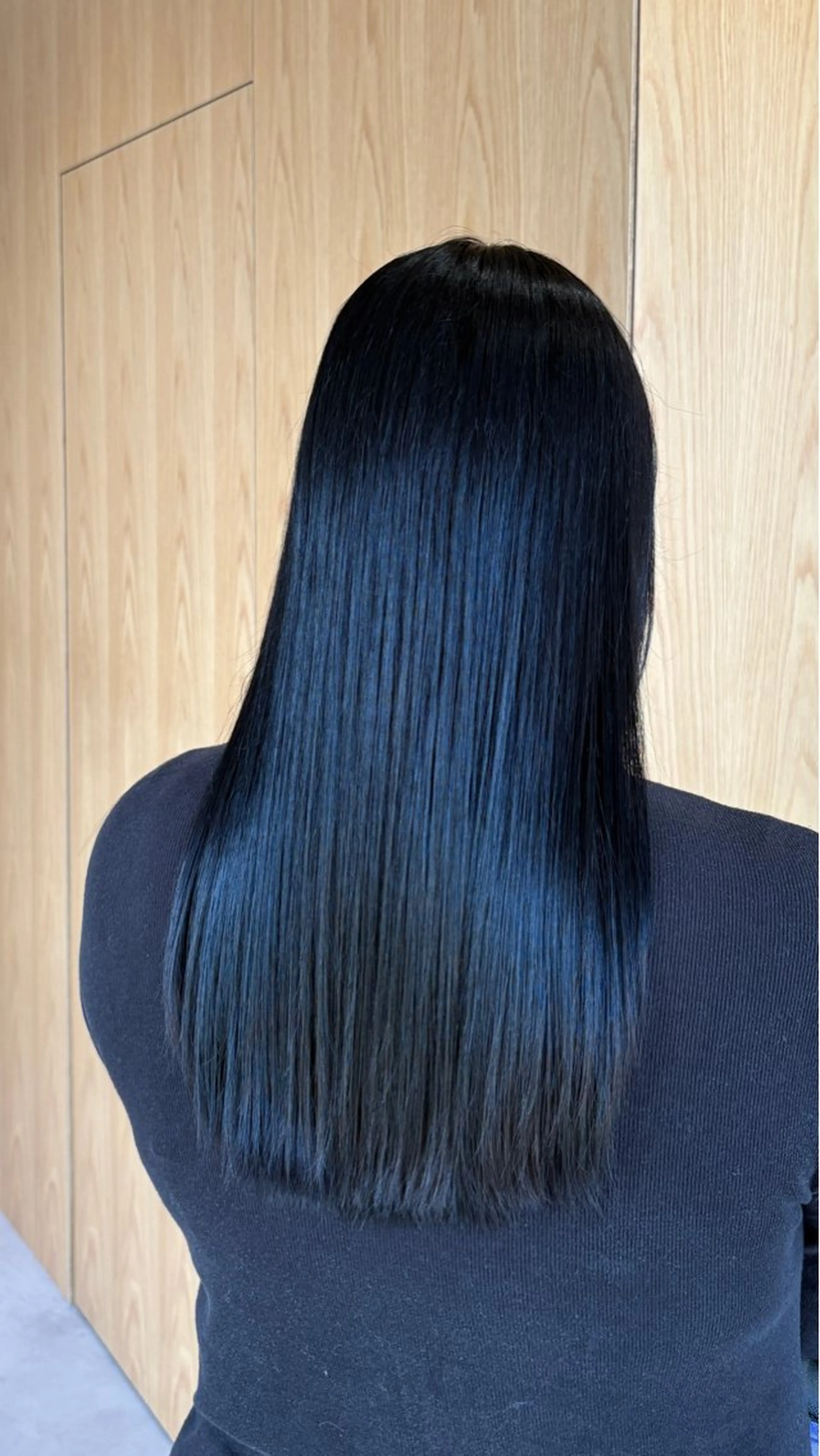 セミロング ヘアカラー 井山 葵のヘアスタイル