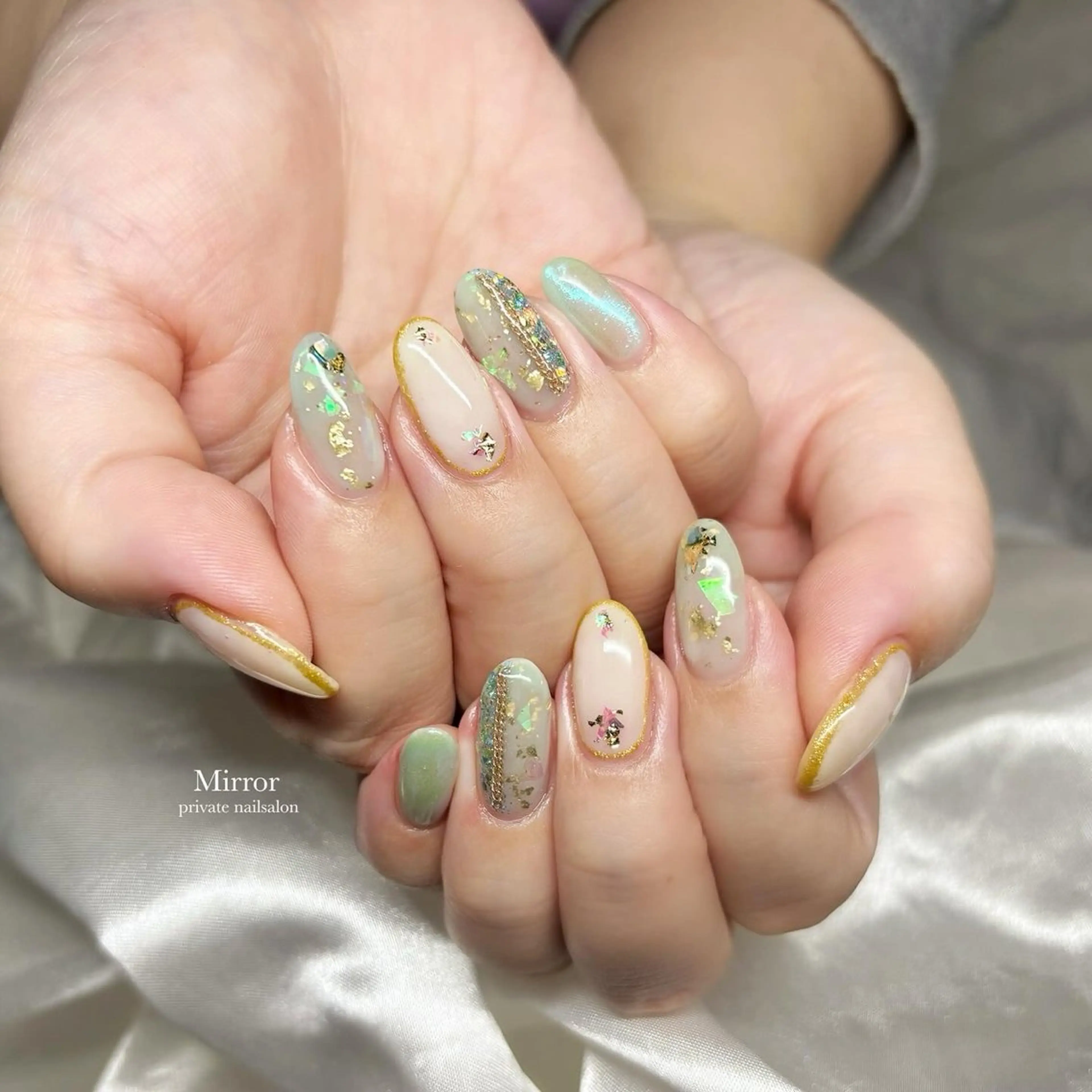 ネイル nailsalon Mirrorのネイルデザイン