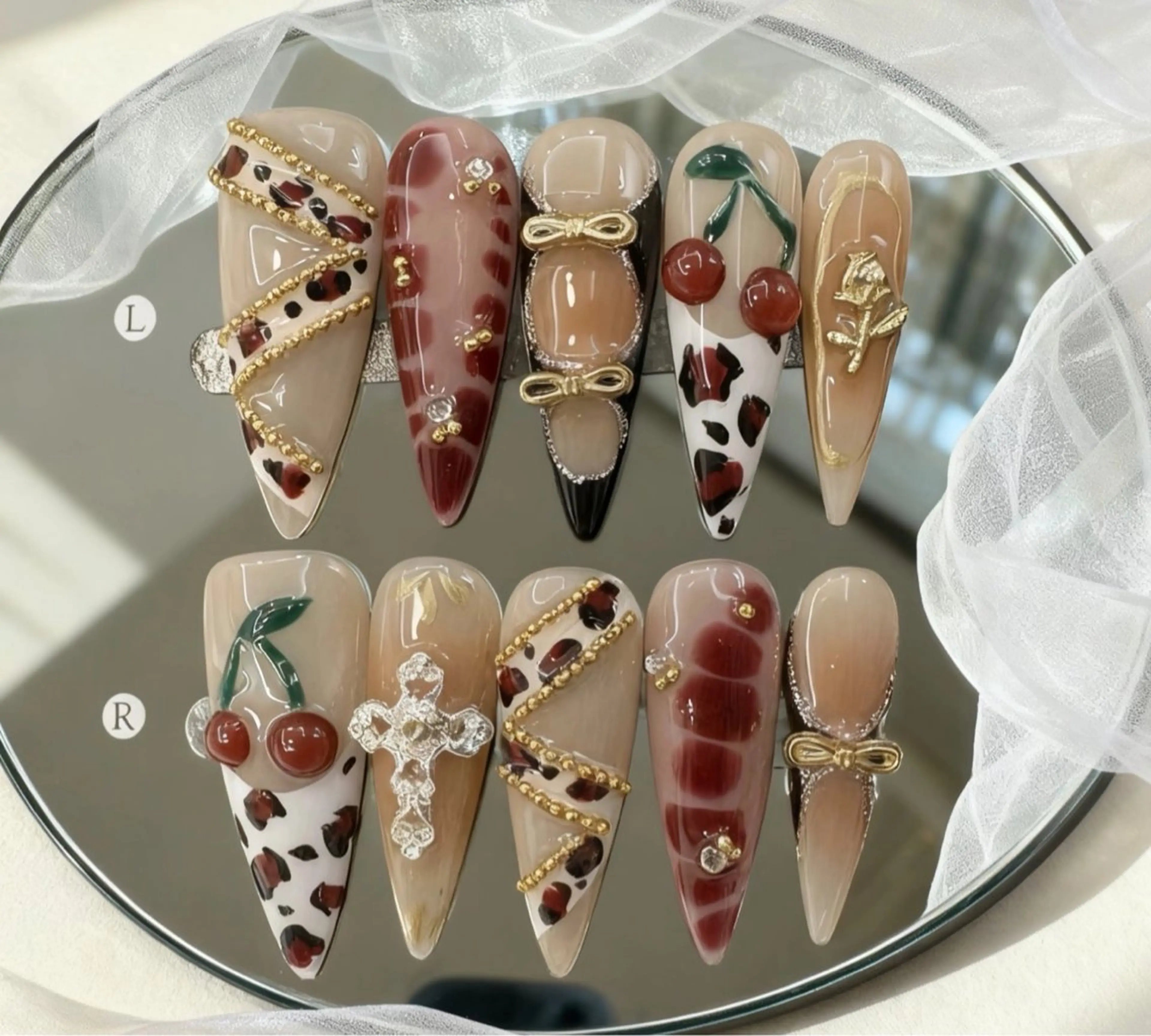ネイル フレンチネイル ガーリー 韓国ネイル ロングネイル マグネットネイル ハンドネイル Mika Nails 心斎橋のネイルデザイン