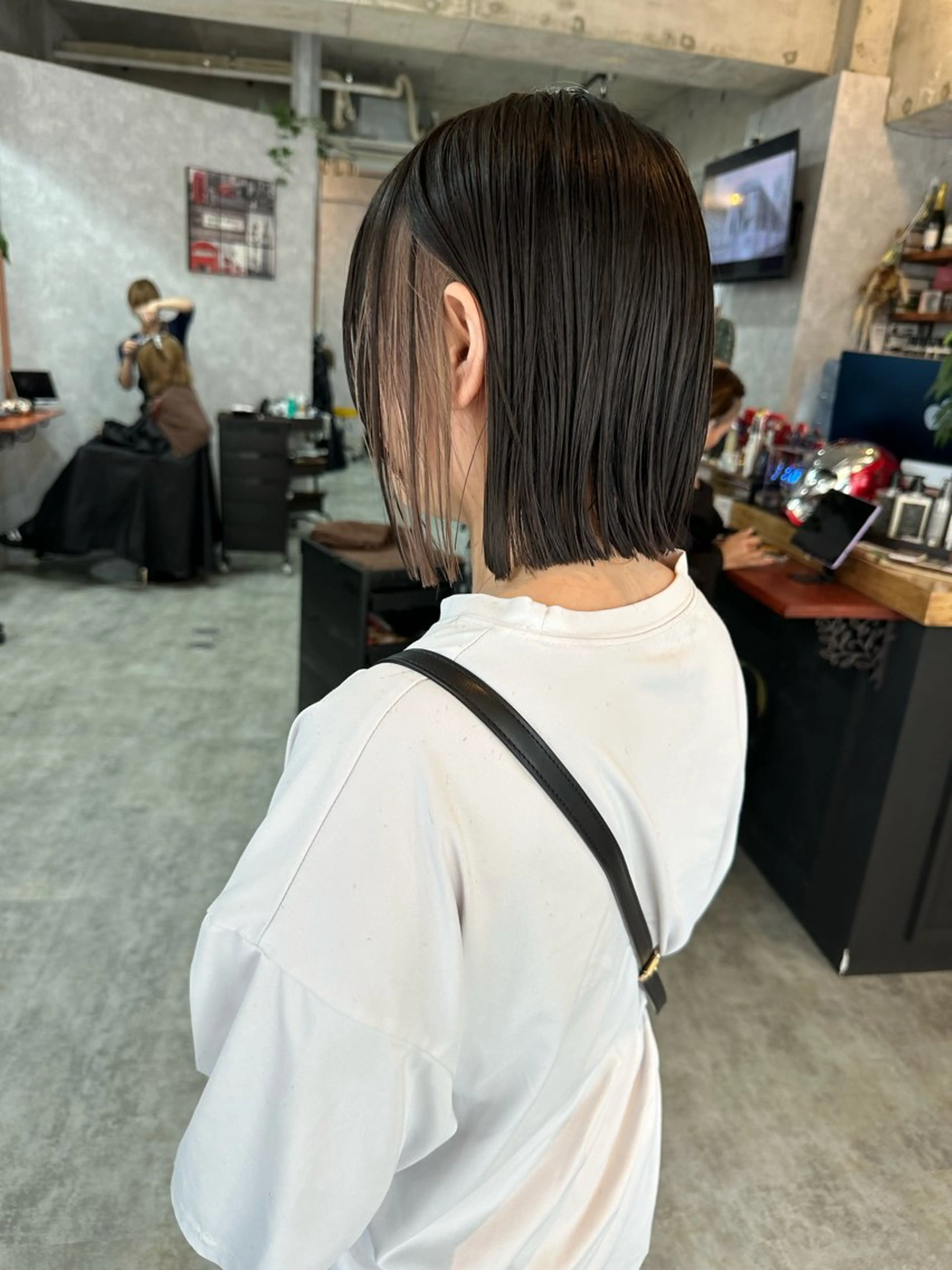 ショート 切りっぱなしボブ ショートボブ ハンサムショート 丸みショート ボブ ヘアカラー モテ髪/ボブ/ショー ト/アダチフウトのヘアスタイル