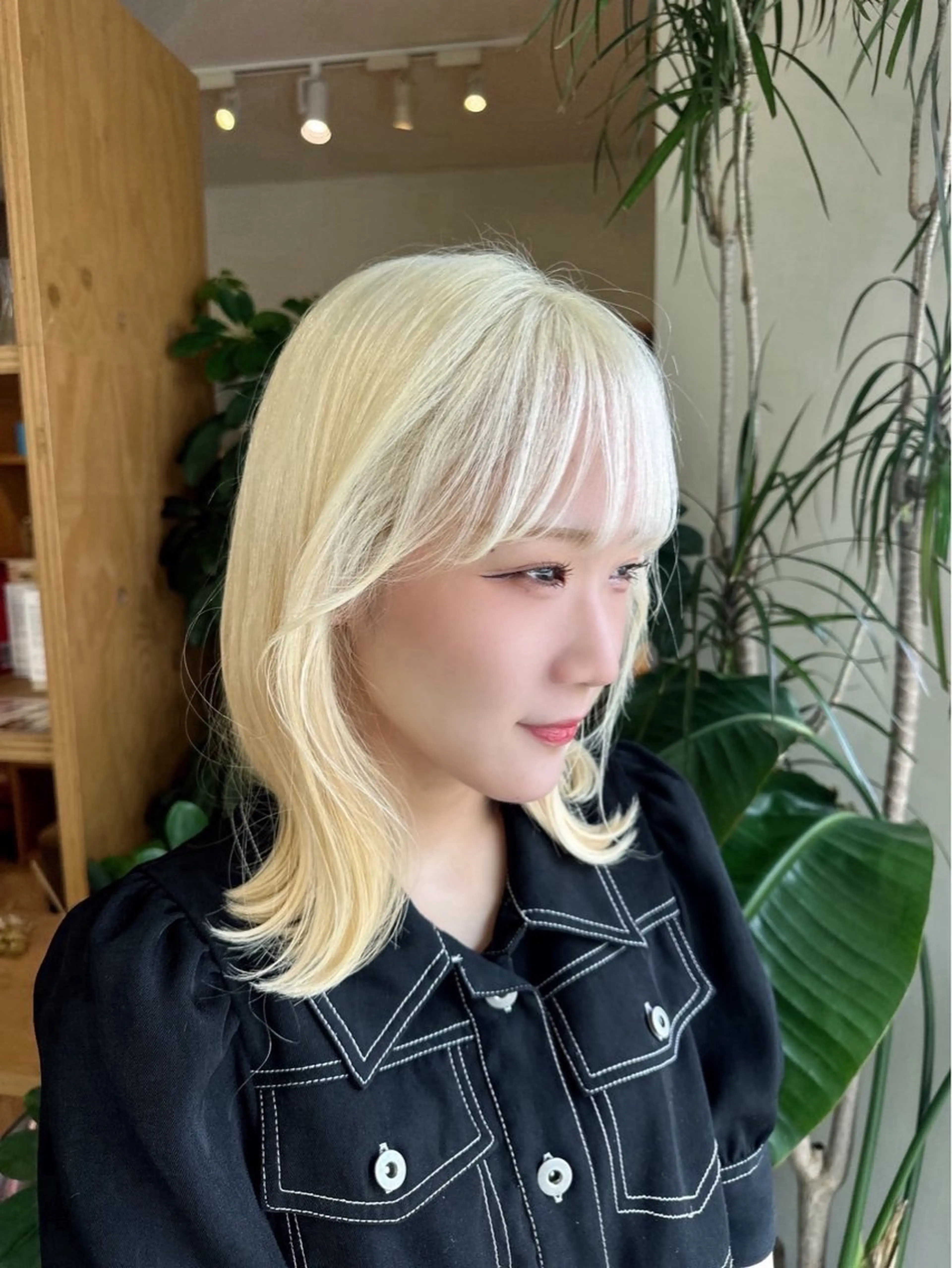 カラー 抜きっぱなしブロンド ブロンド カット ヘアカラー ブリーチカラー/ わきたちえ🌻のヘアスタイル