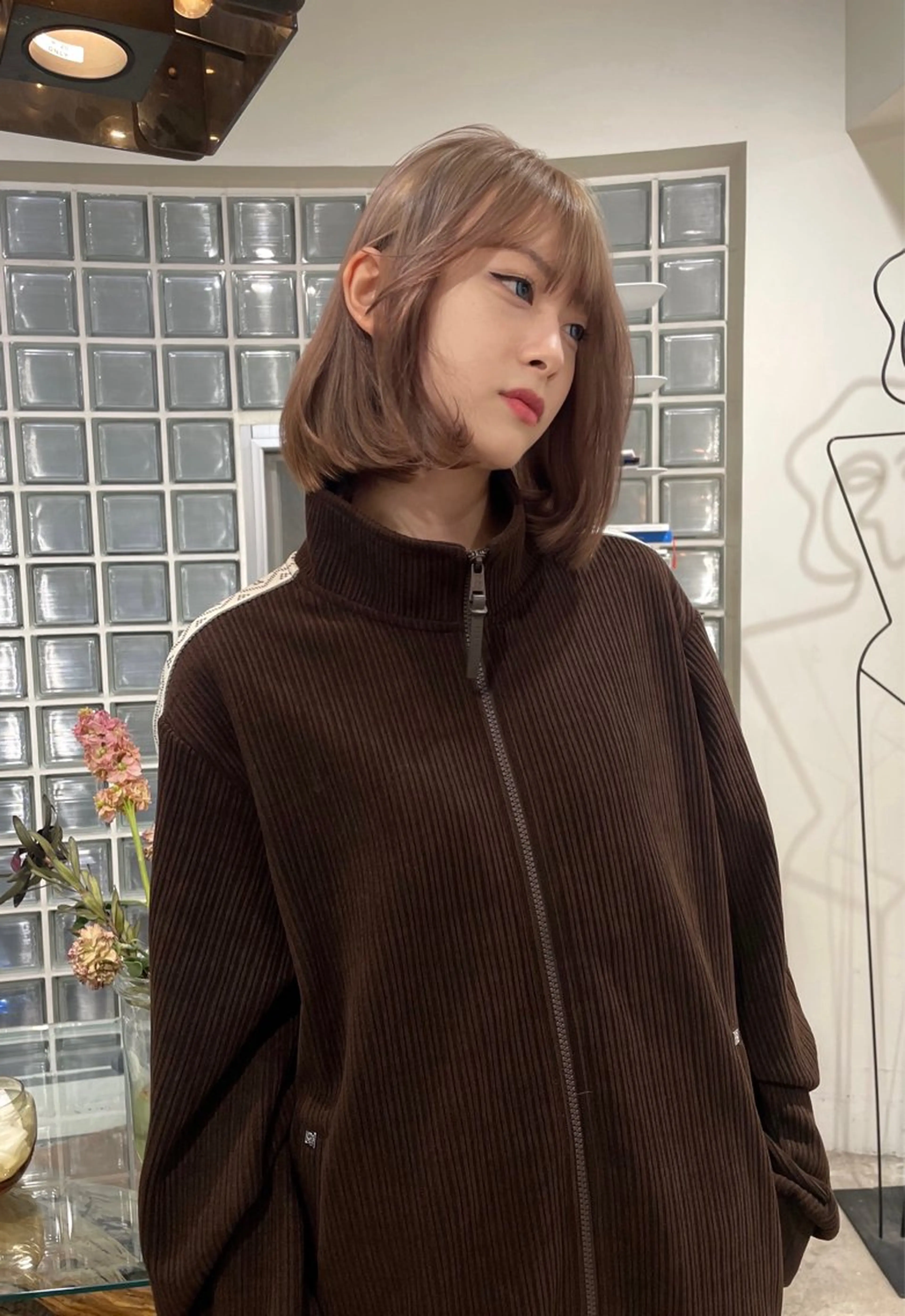 ダブルカラー(ブリーチオンカラー)ショートの写真