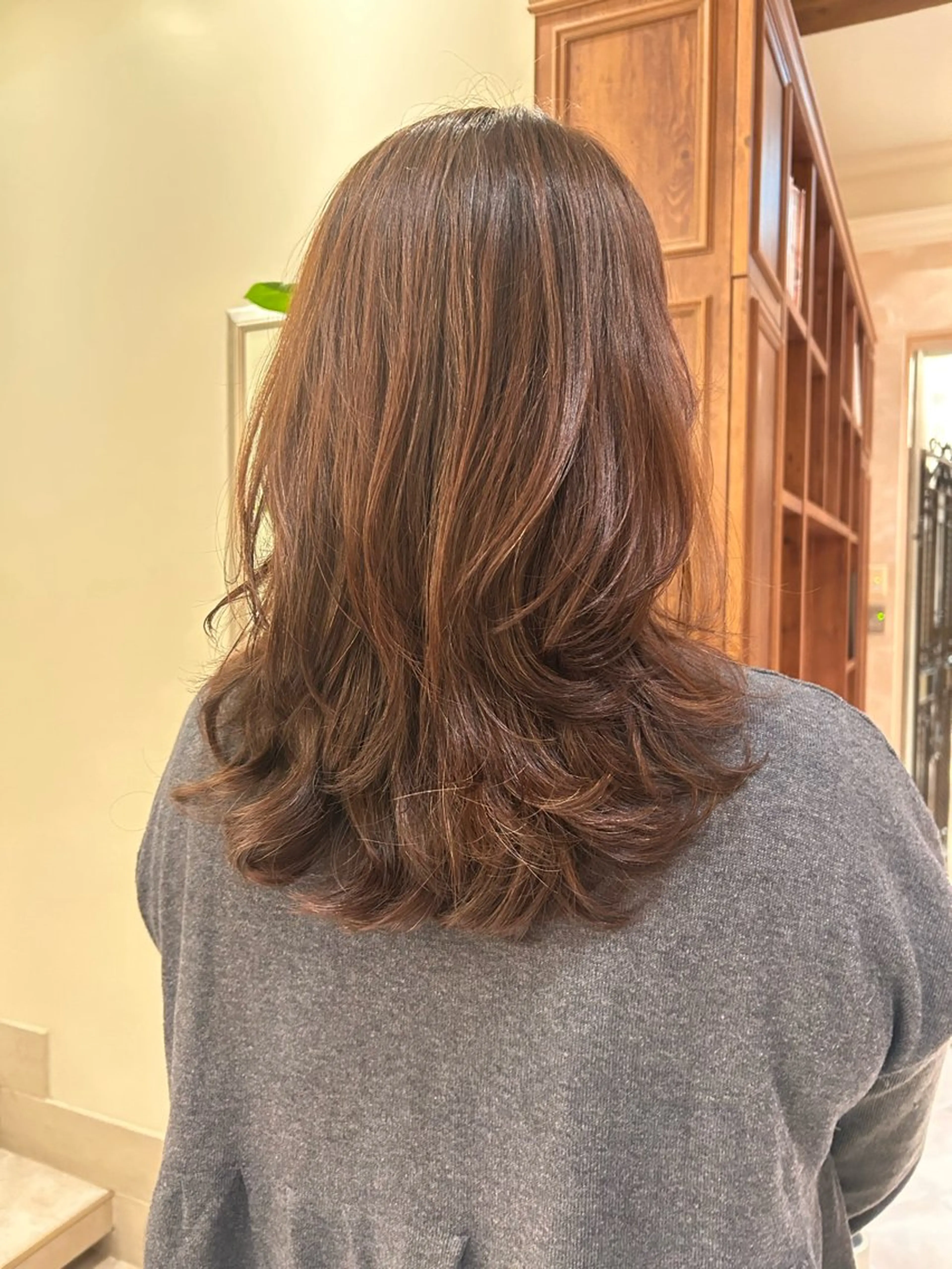 ロング レイヤーカット パーマ 【ストレート】 平野枝莉のヘアスタイル