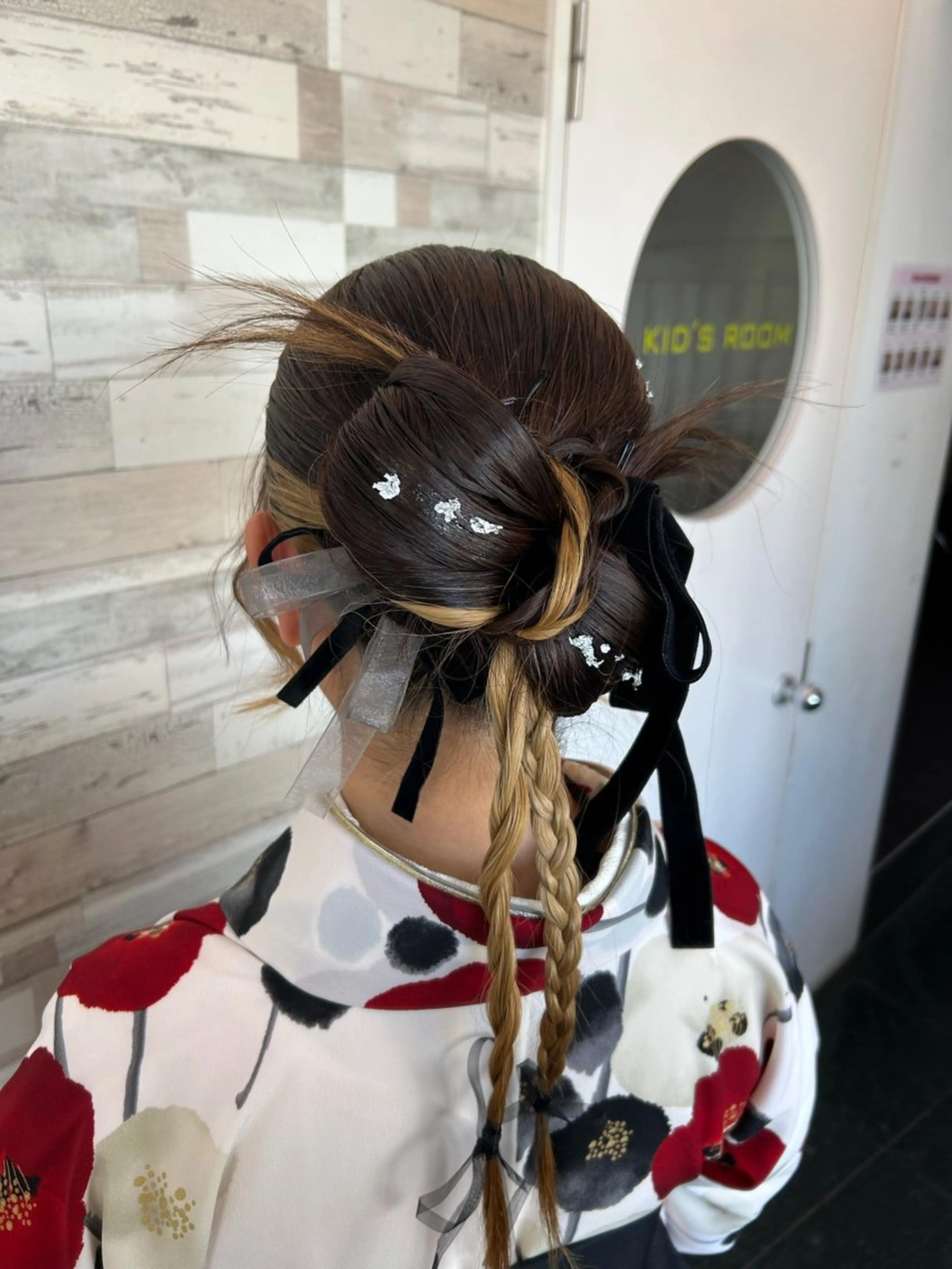 ヘアアレンジ 卒業式のヘアスタイル 髪質改善⭐️縮毛 🫧内藤紅葉のヘアスタイル