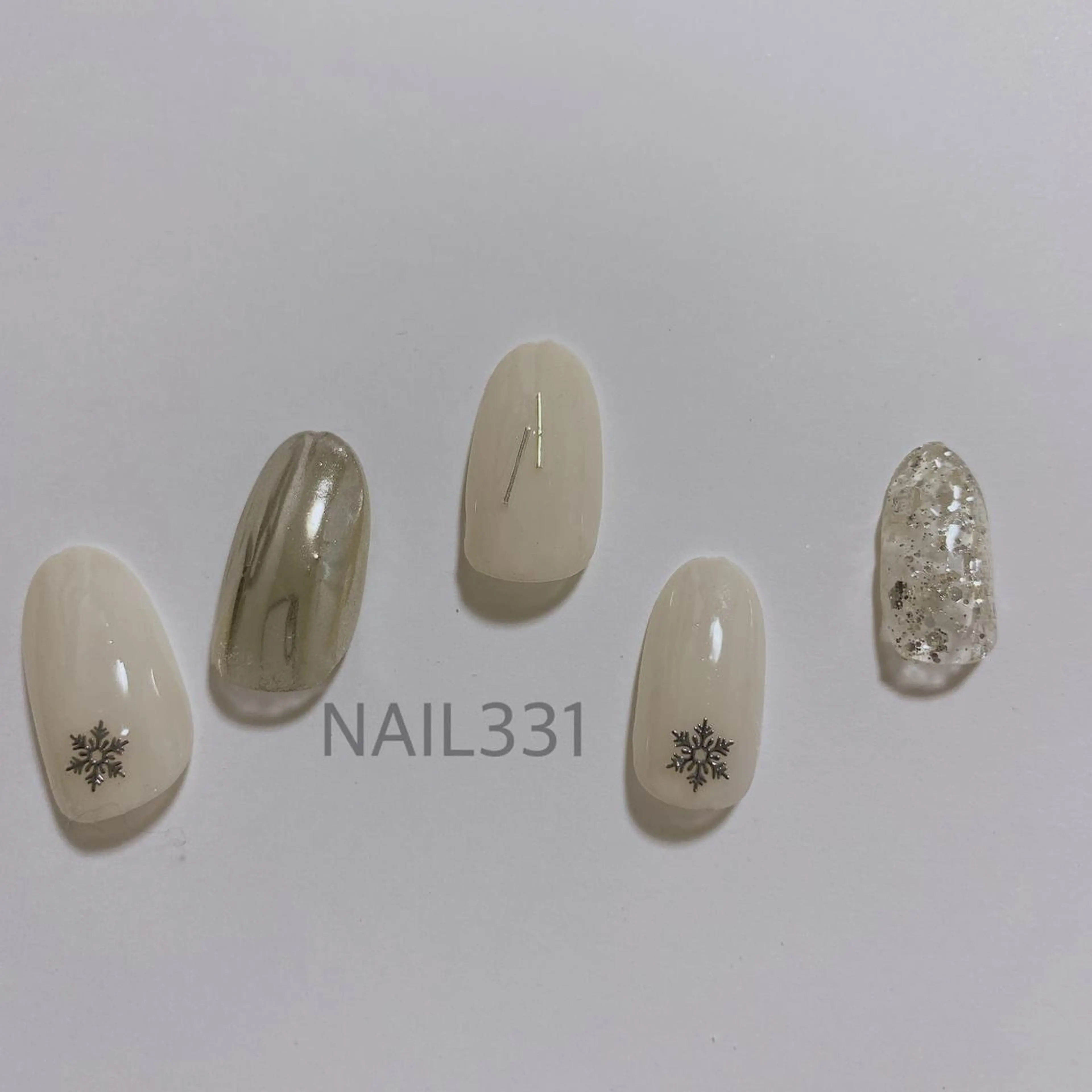ネイル アートネイル ミラーネイル 冬ネイル ハンドネイル Nail 331のネイルデザイン
