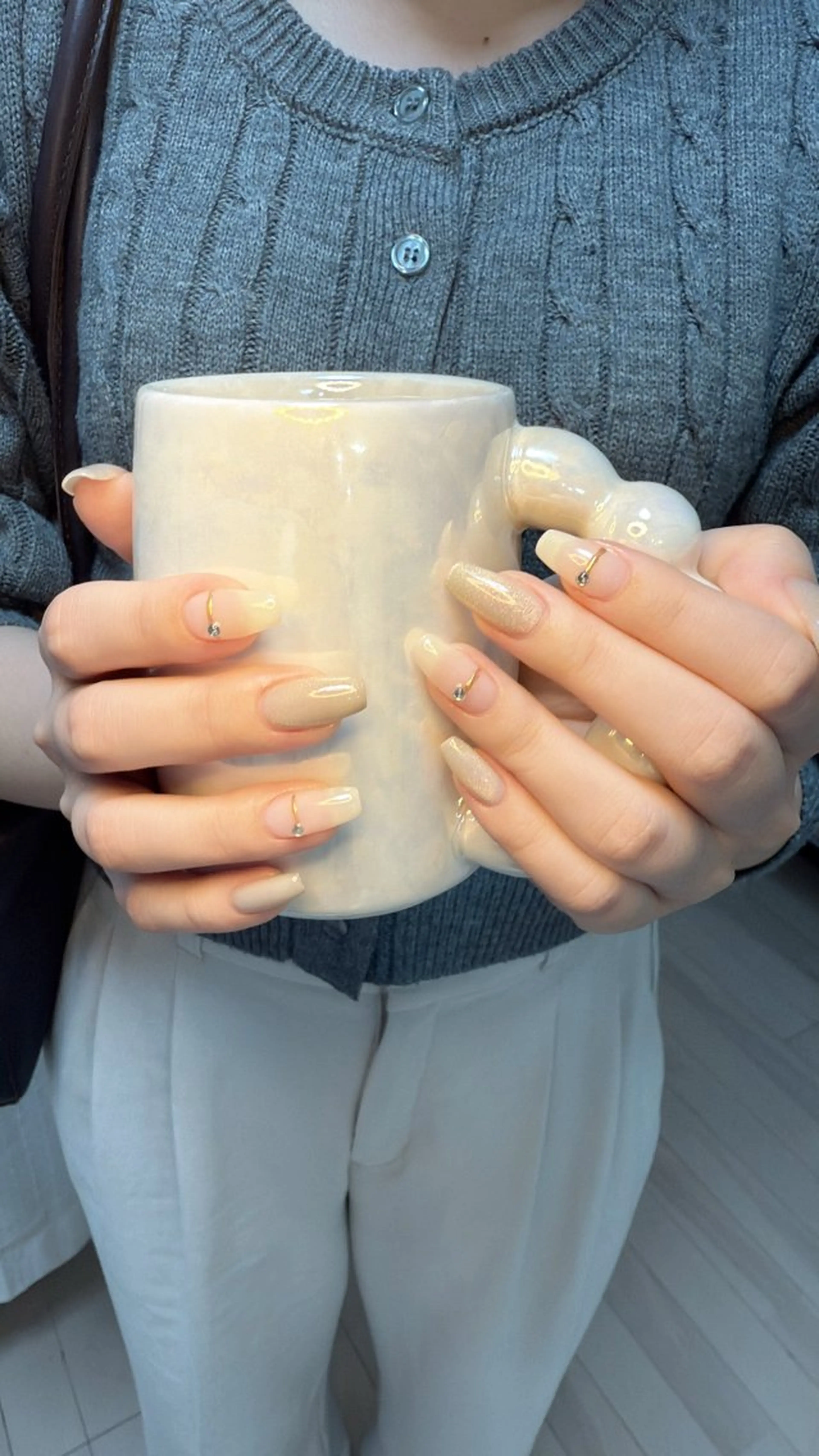 ネイル アートネイル オーロラネイル チークネイル フレンチネイル ガラスフレンチ ハンドネイル 🎀YooLi Nail salonのネイルデザイン