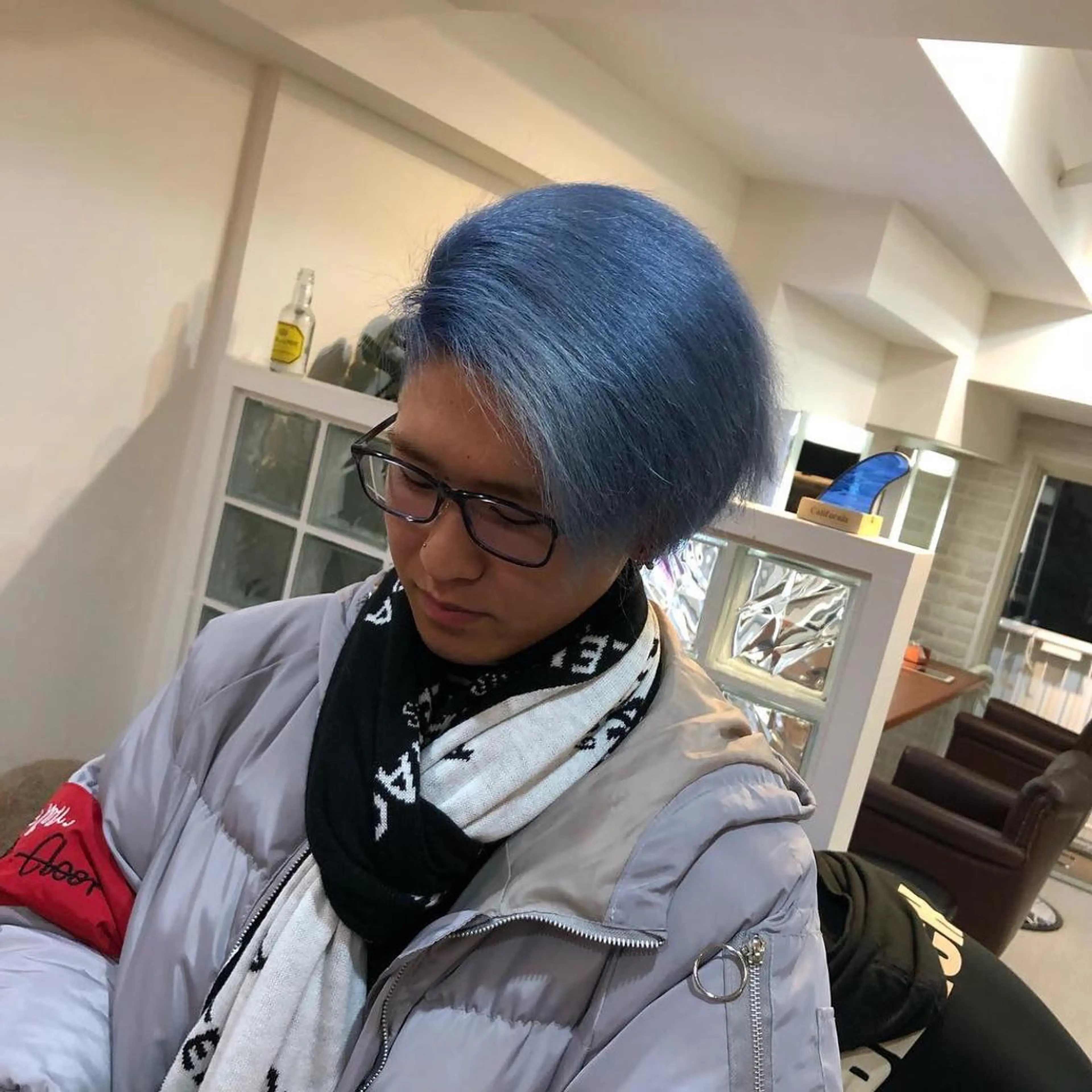 カラー メンズ ブルーカラー カット ヘアカラー トリートメント Aujua ソムリエ 勝又舞夏のヘアスタイル