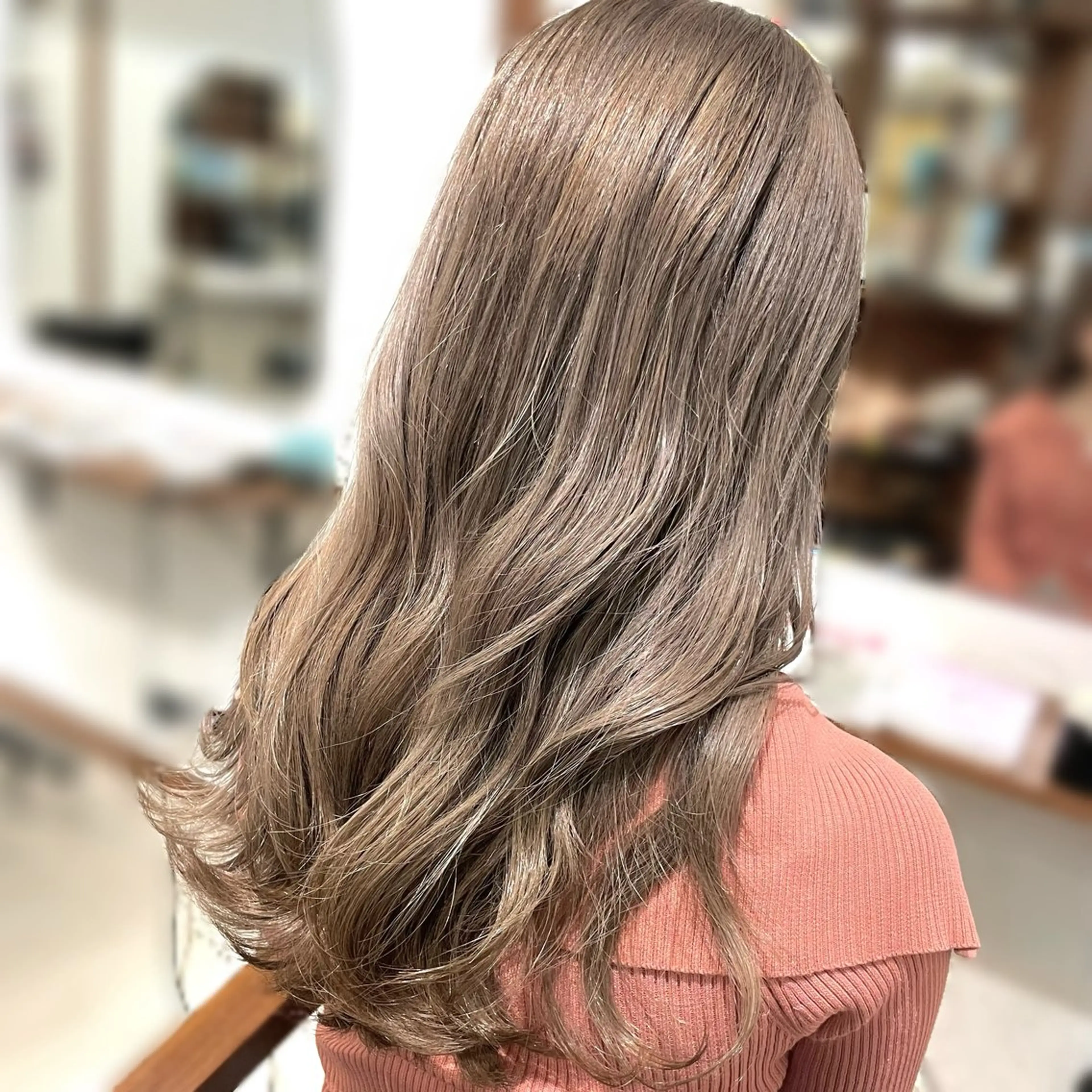 ロング 坂本 璃里杏のヘアスタイル