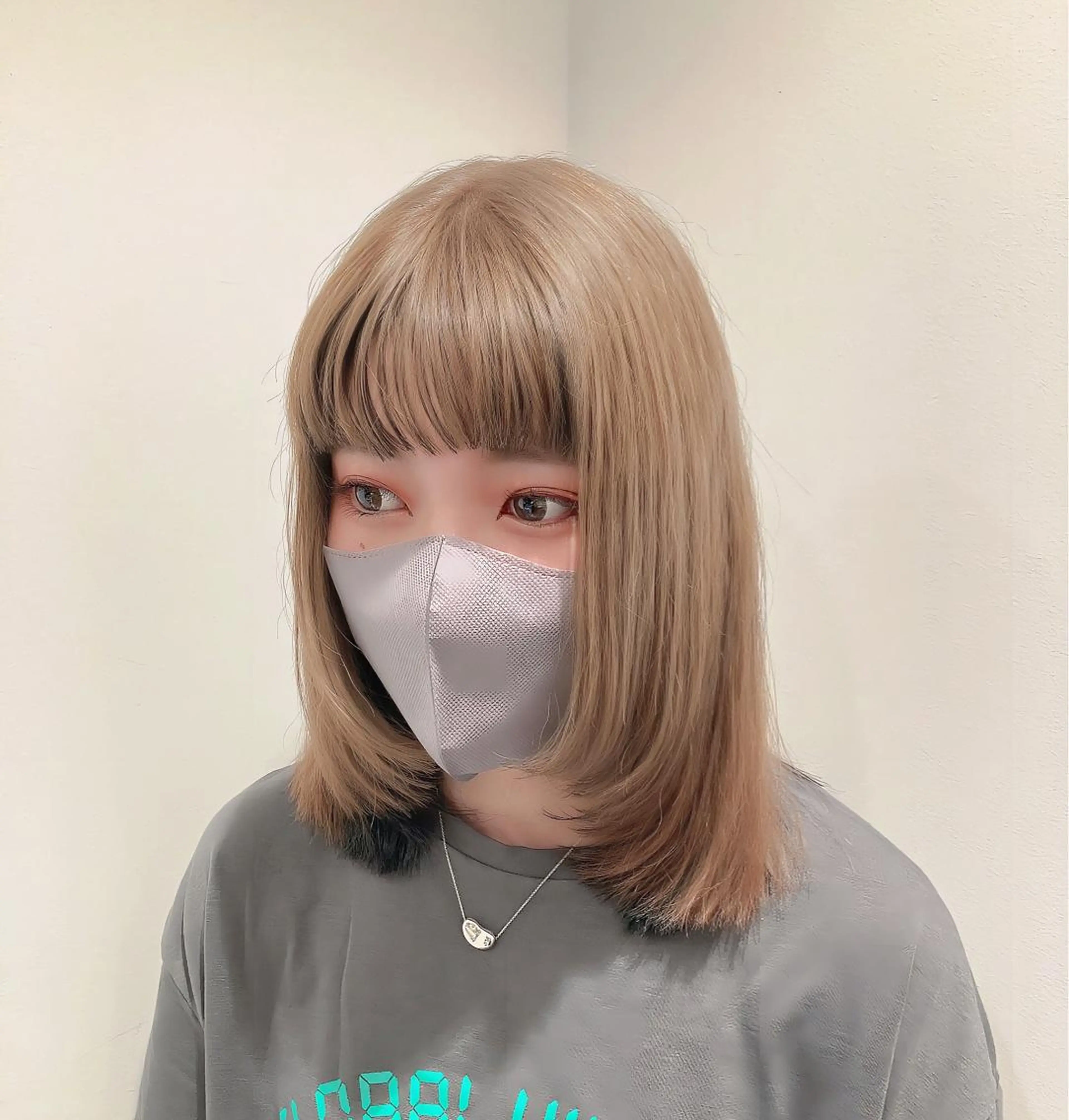 ミディアム カラー ベージュカラー ブリーチ レイヤーカット カット ヘアカラー トリートメント スキバサミを使わない カット🌼唯🌼のヘアスタイル