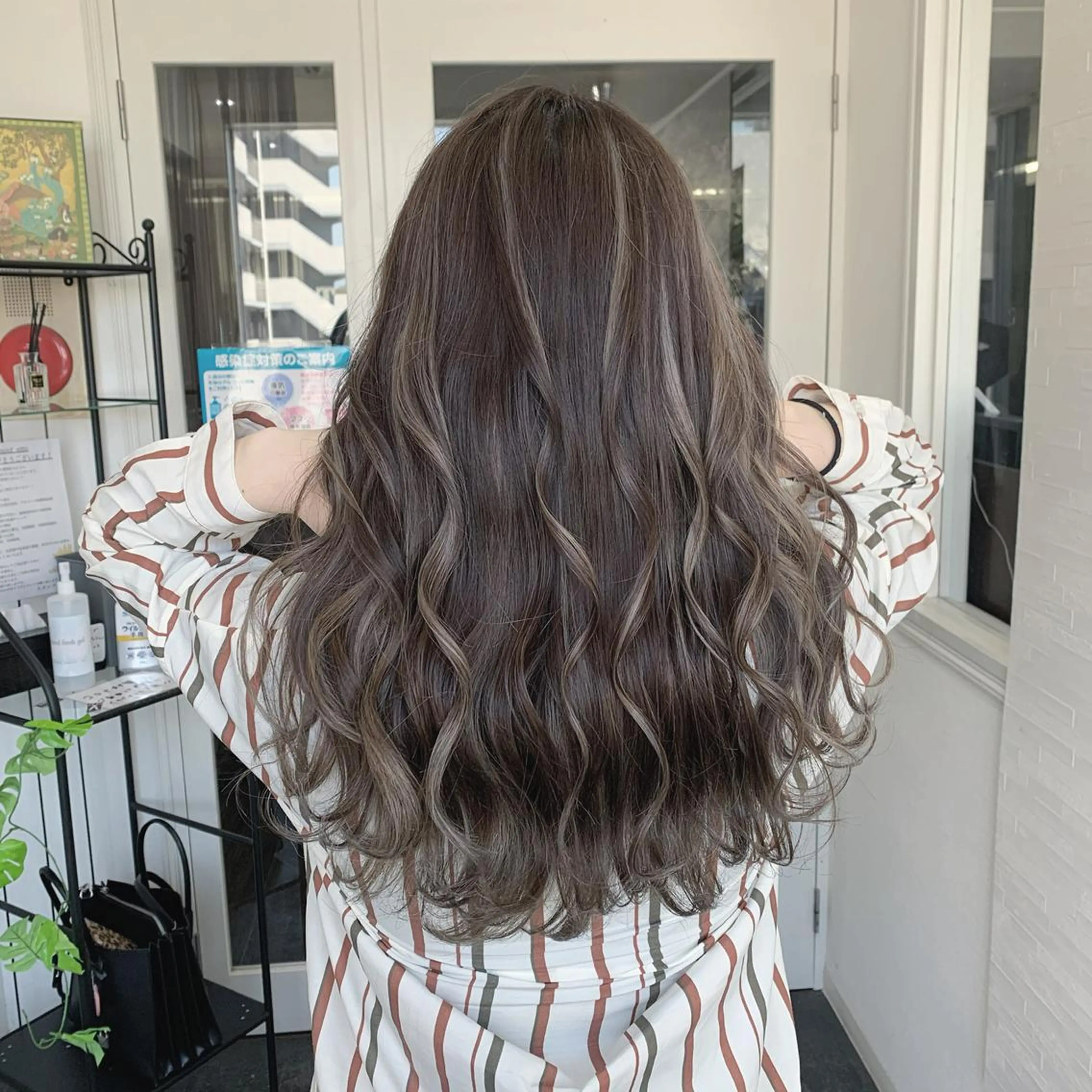 ロング カラー ハイライトカラー ハイライト ヘアカラー 袴田 伊代のヘアスタイル