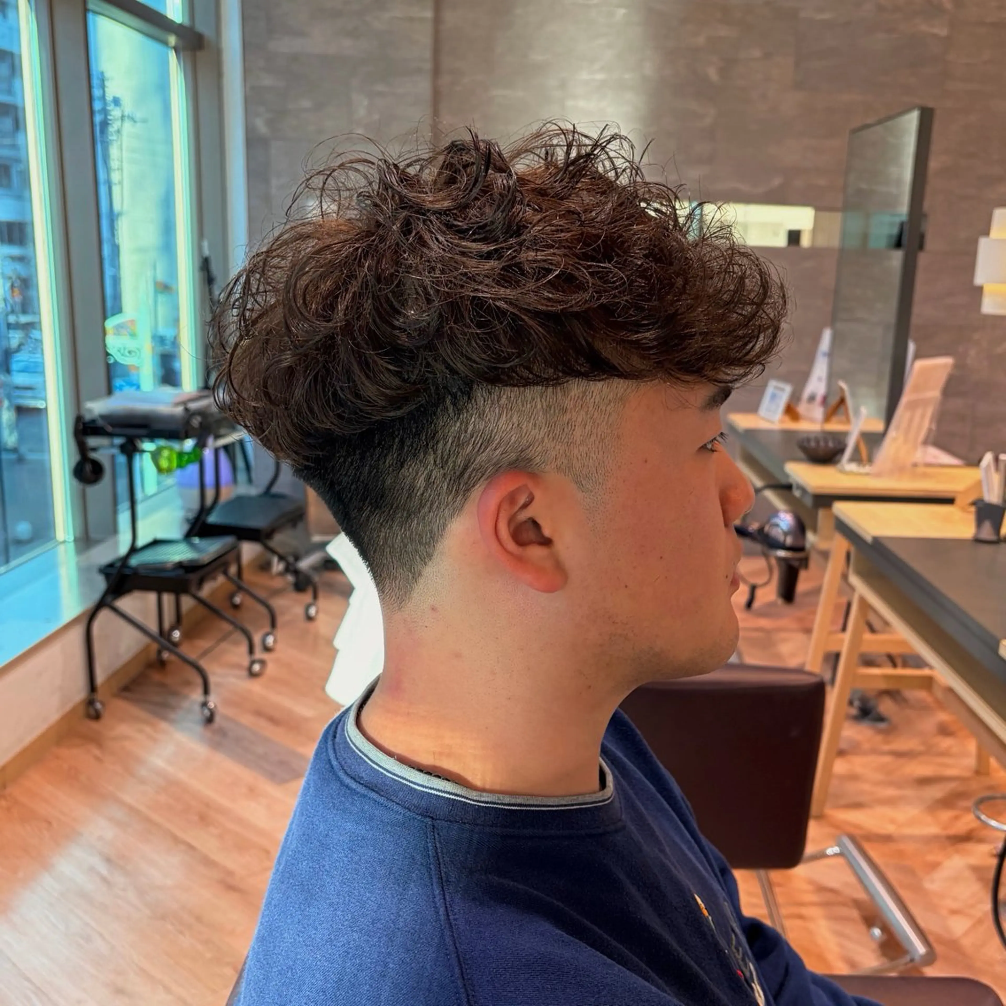 パーマ メンズ スペインカール 刈り上げ カット パーマ Yamada Ami🪐のヘアスタイル