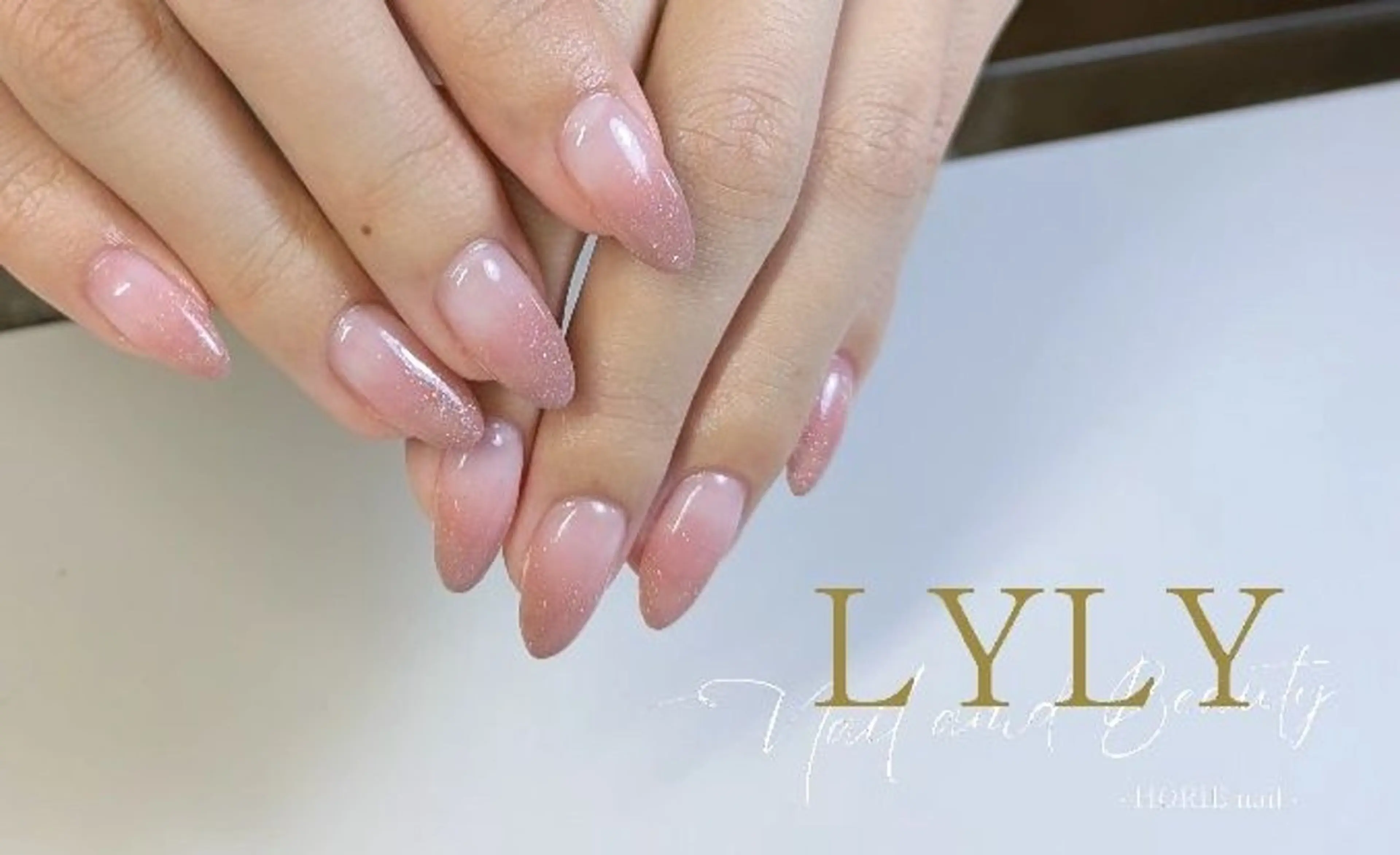 ネイル ラメ(グリッター) ラメグラデーション オフィスネイル LYLY ✾ai✾のネイルデザイン