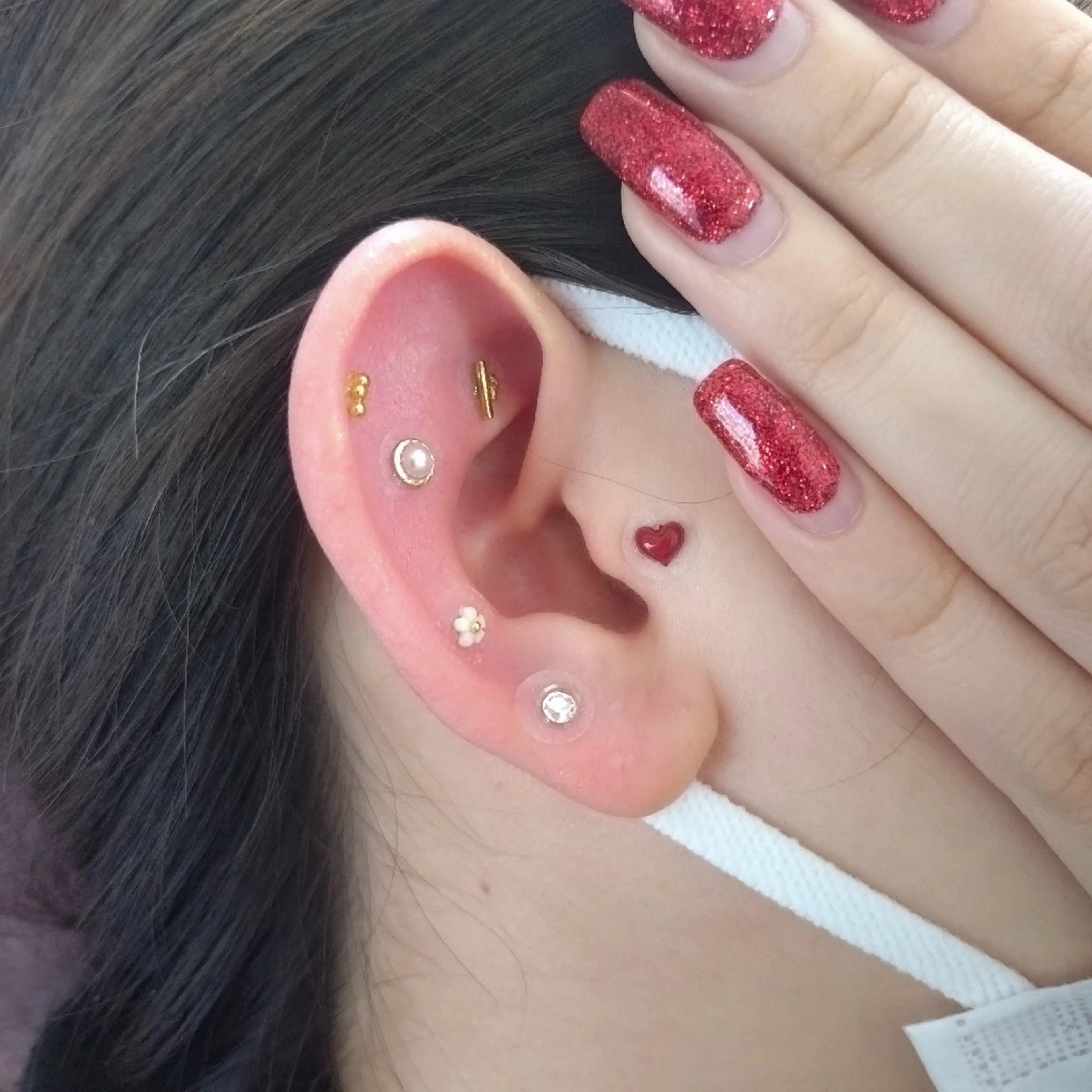 【🍒ミニモ限定🍒】耳ツボジュエリー💎《両耳で12粒！》＋耳マッサージ付き♡【男女共に歓迎！！】の写真