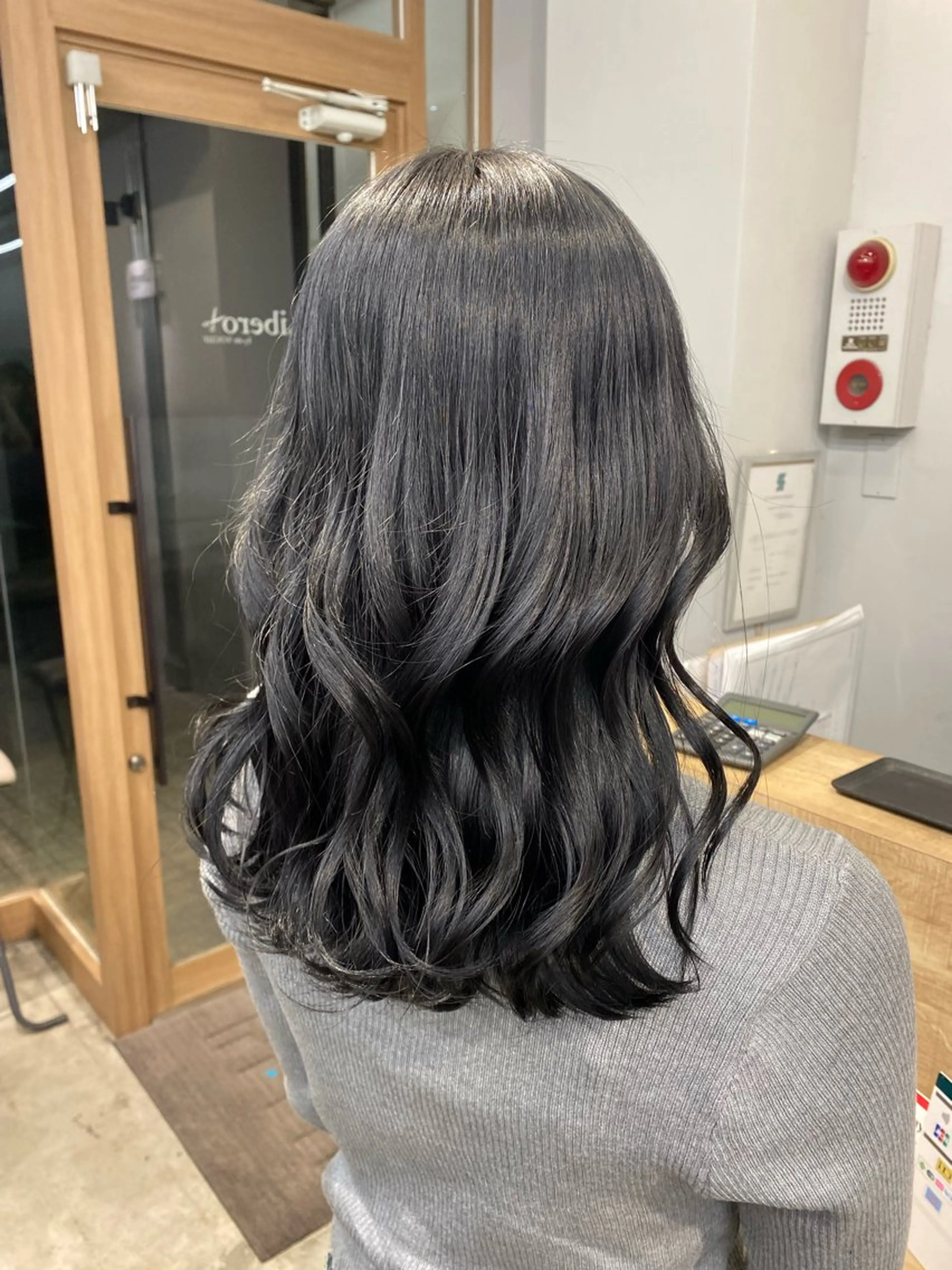 ミディアム カラー 黒髪 ブリーチ 🐾Libero🐾 柏　KONOMIのヘアスタイル