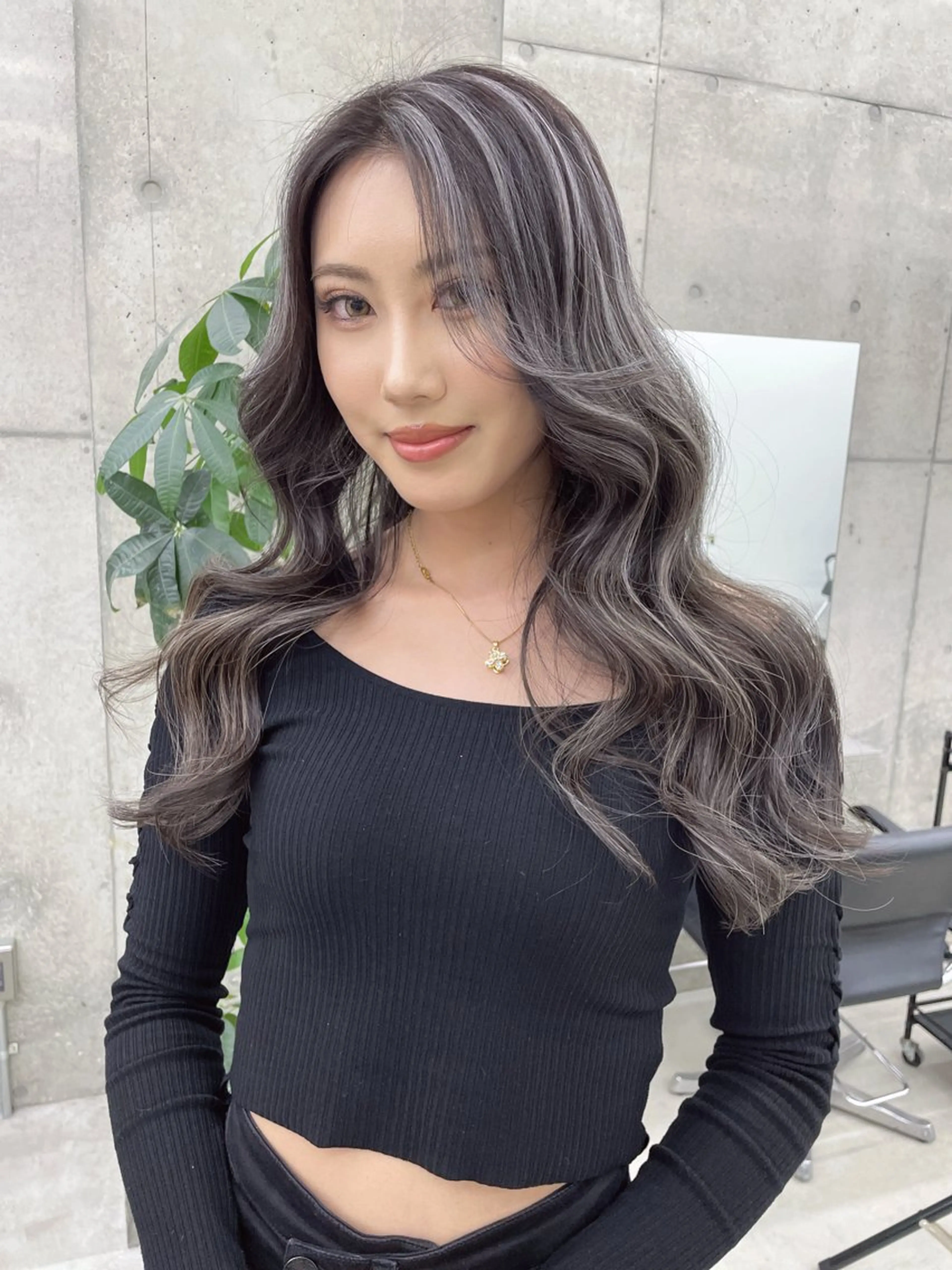 ロング 手島 カミラのヘアスタイル