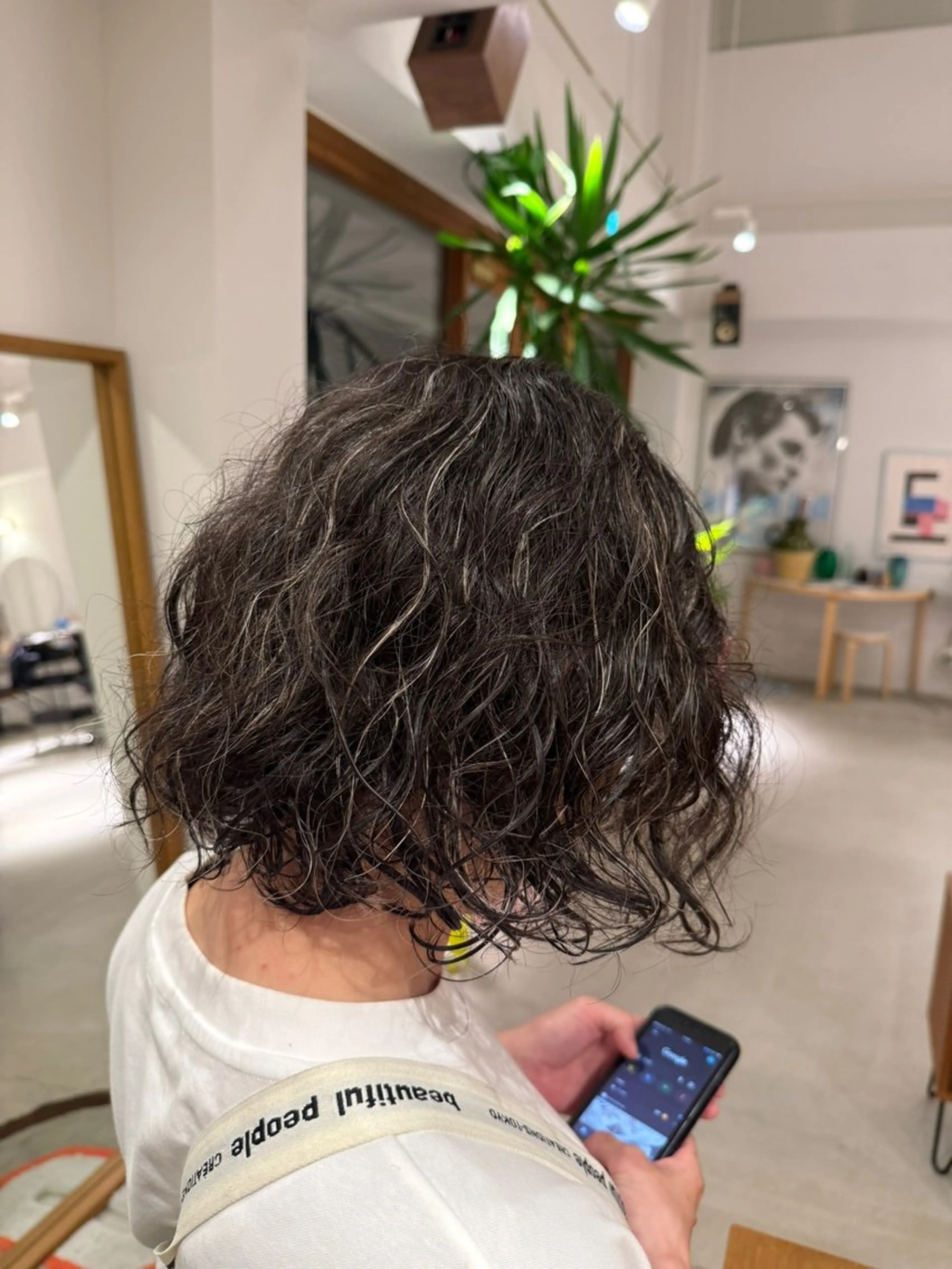 カラー ハイライトカラー シルバー 山口 ゆいのヘアスタイル