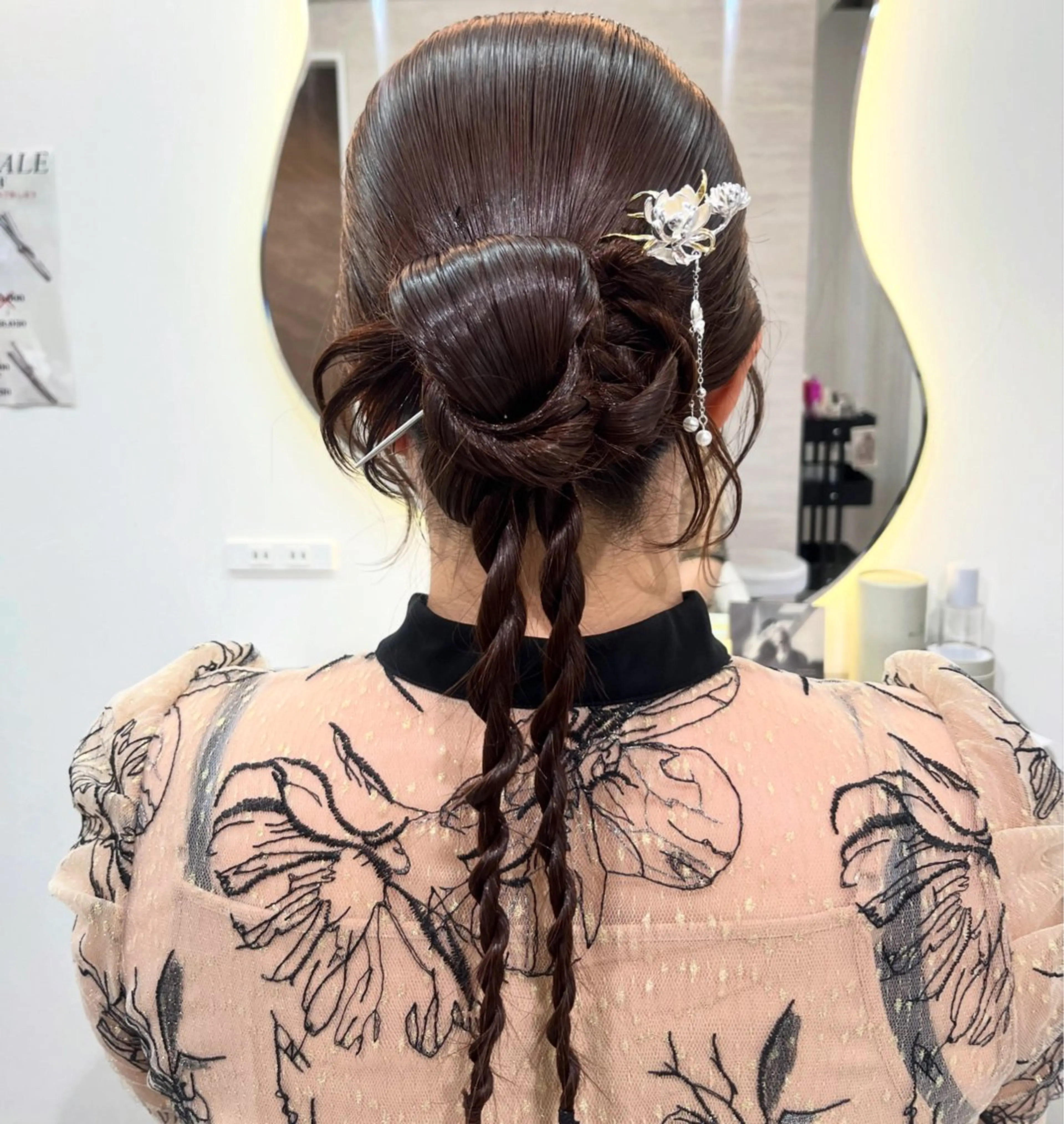 ロング ヘアアレンジ ヘアセット 艶感ハイトーン/ 池袋/mei🩶のヘアスタイル