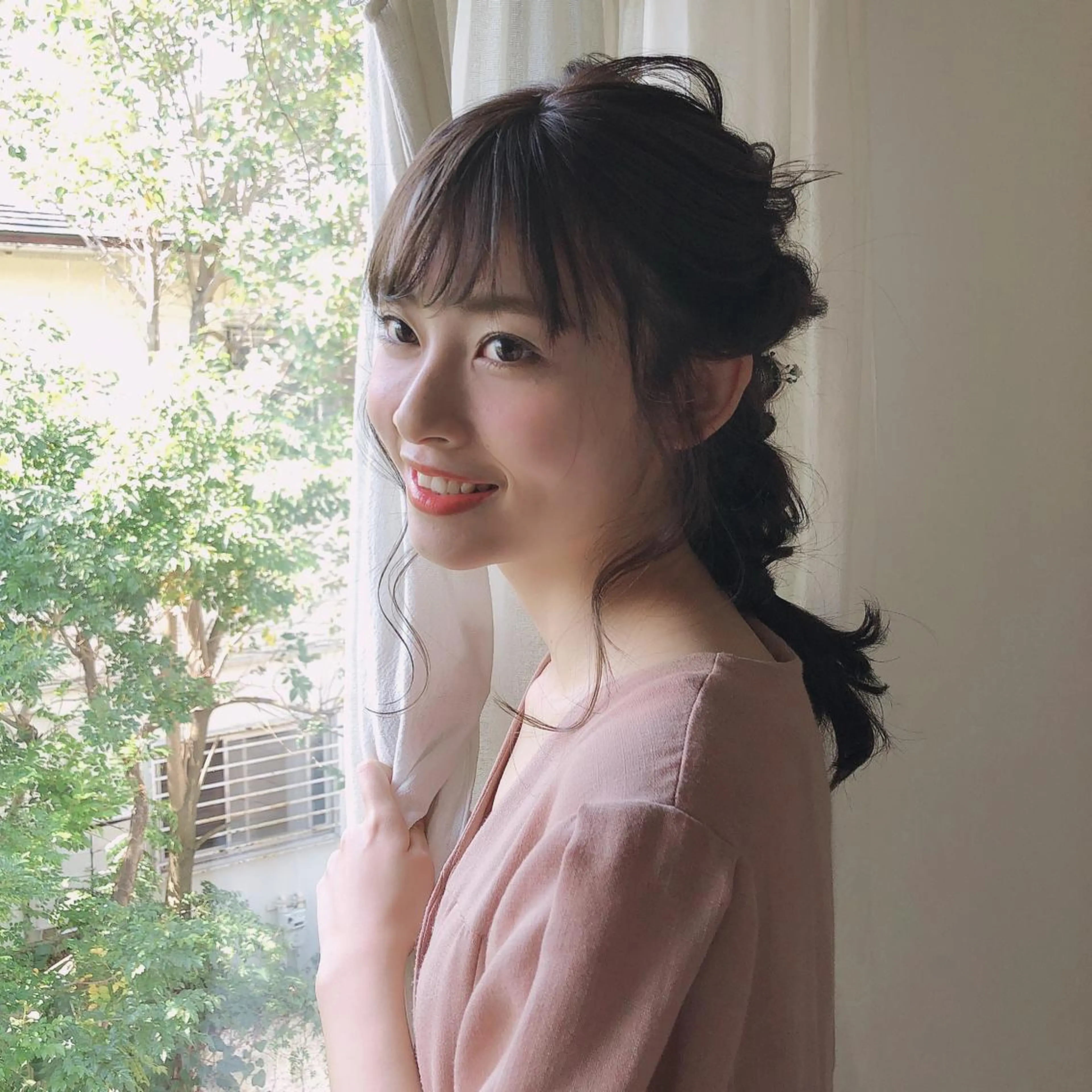 ロング カラー ヘアアレンジ 榎園 由美のヘアスタイル