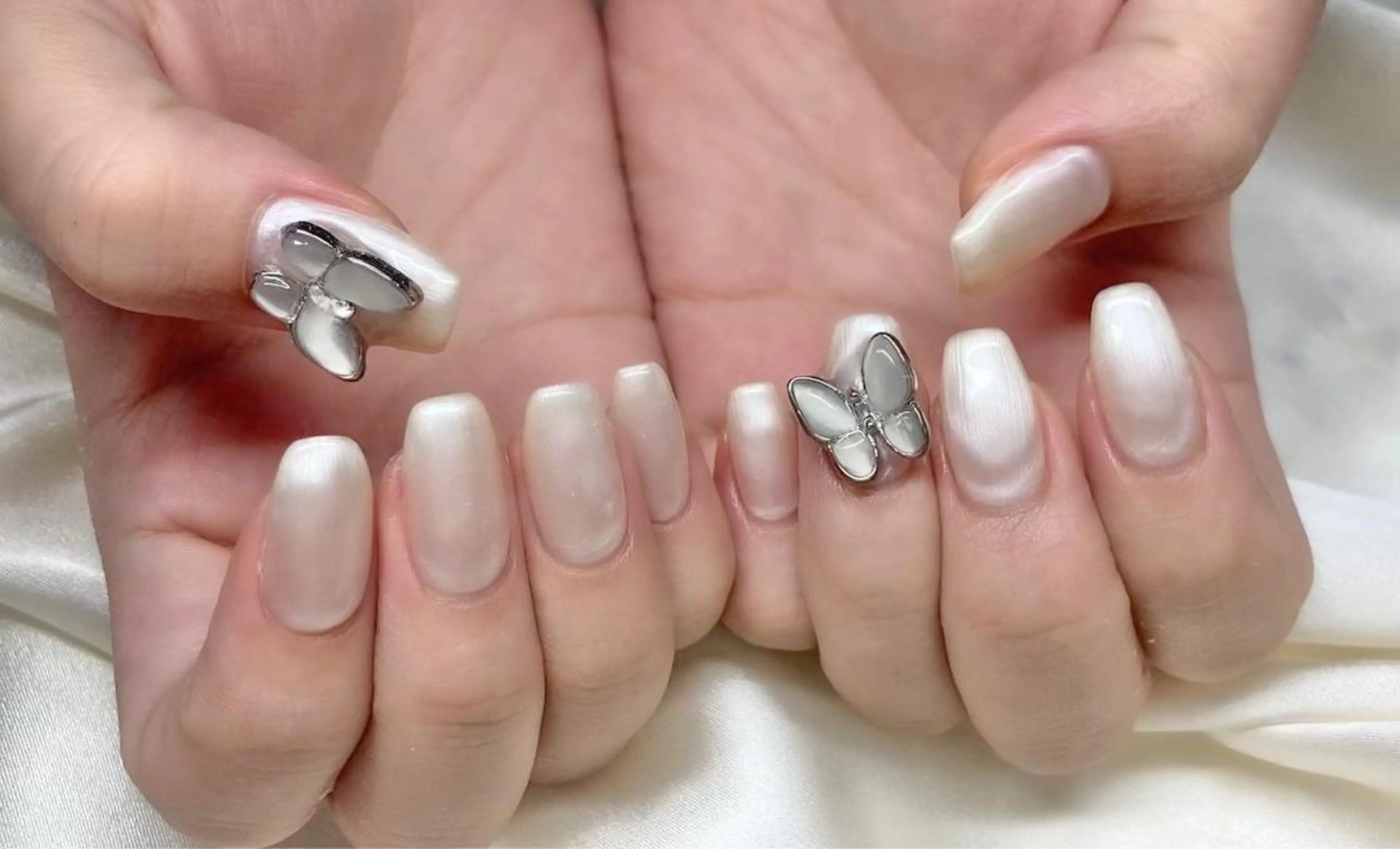 ネイル マツエク・マツパ アイブロウ 眉カラー 韓国風マツエク パリジェンヌラッシュリフト まつげパーマ ワンホンマツエク ハンドネイル Nail&eye Belire 新宿のネイルデザイン