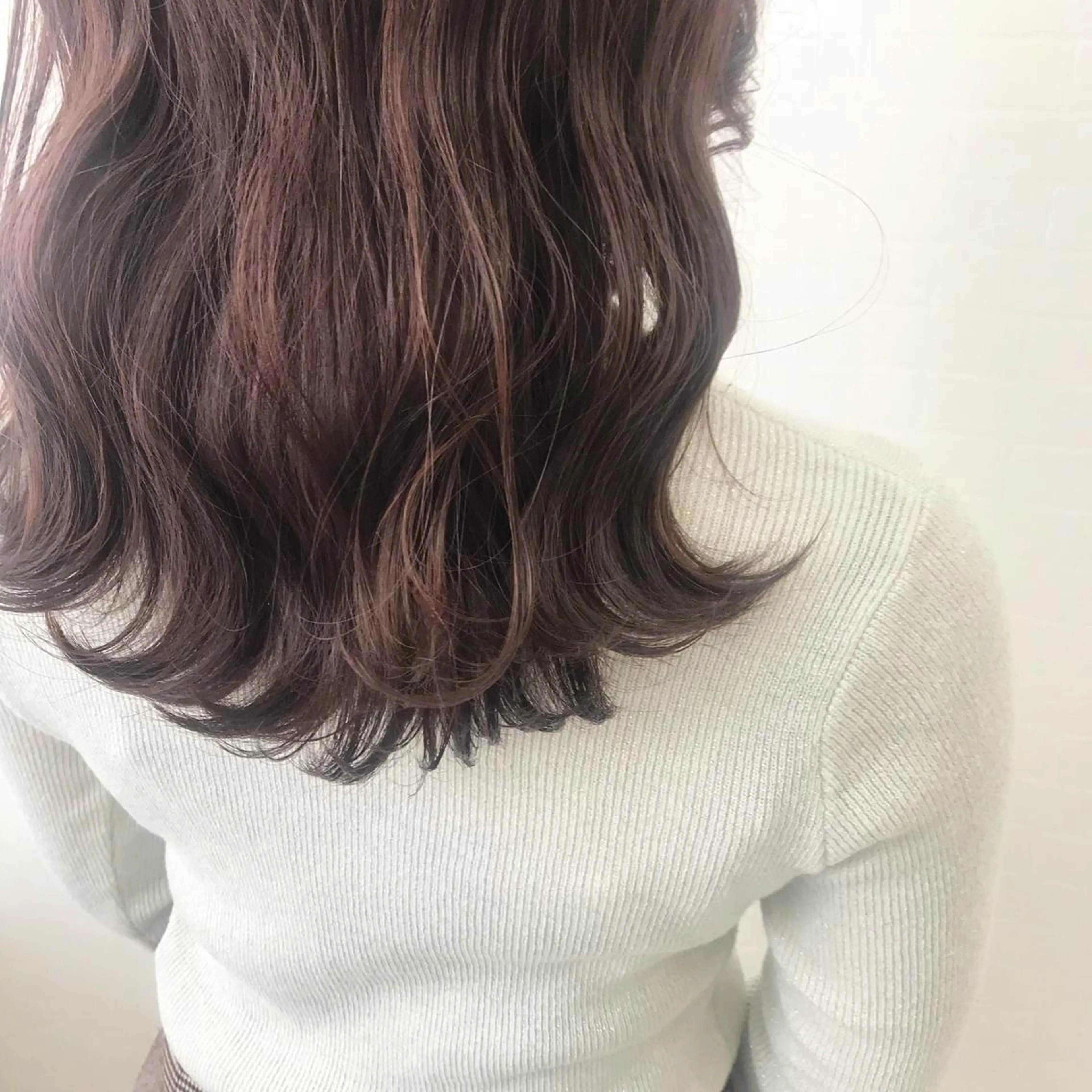 ロング カラー オリーブ/アッシュ やわらか透明感カラーのヘアスタイル