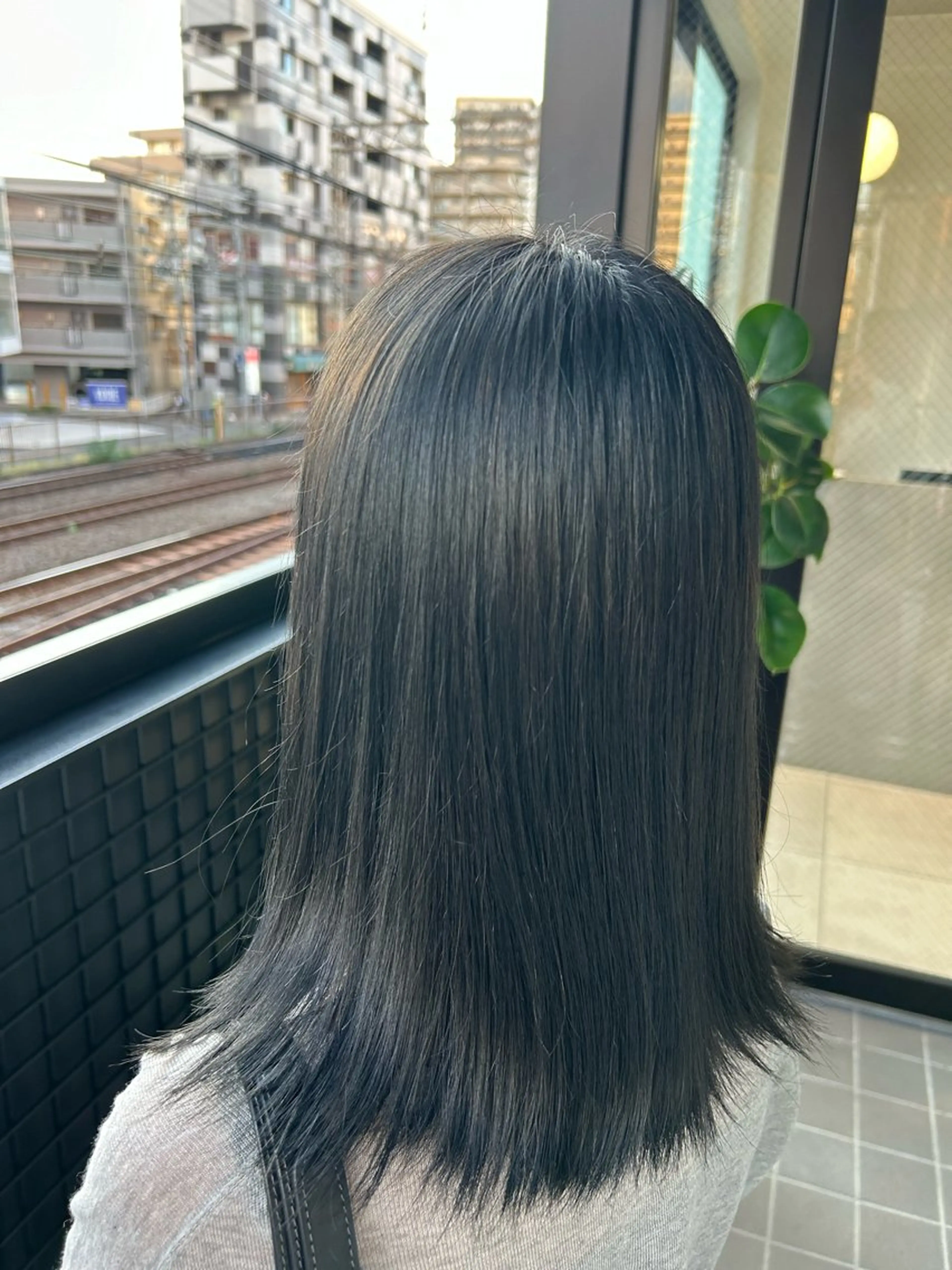 セミロング カラー メンズ mayu なかもずのヘアスタイル