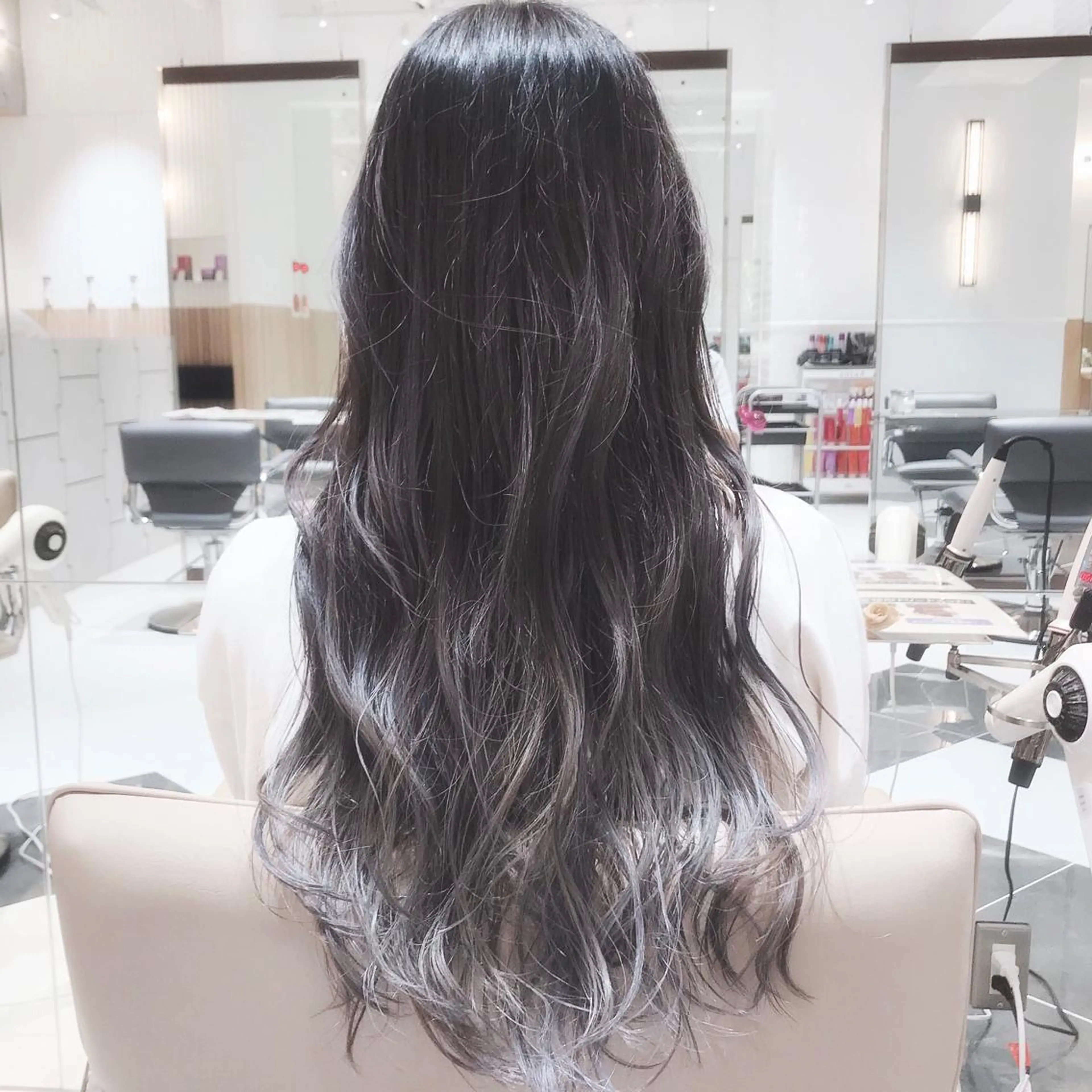 ロング カラー ラベンダーカラー シルバー カット ヘアカラー Radix所属・ボブ/ハイトーン 福生Radix 下田のヘアスタイル