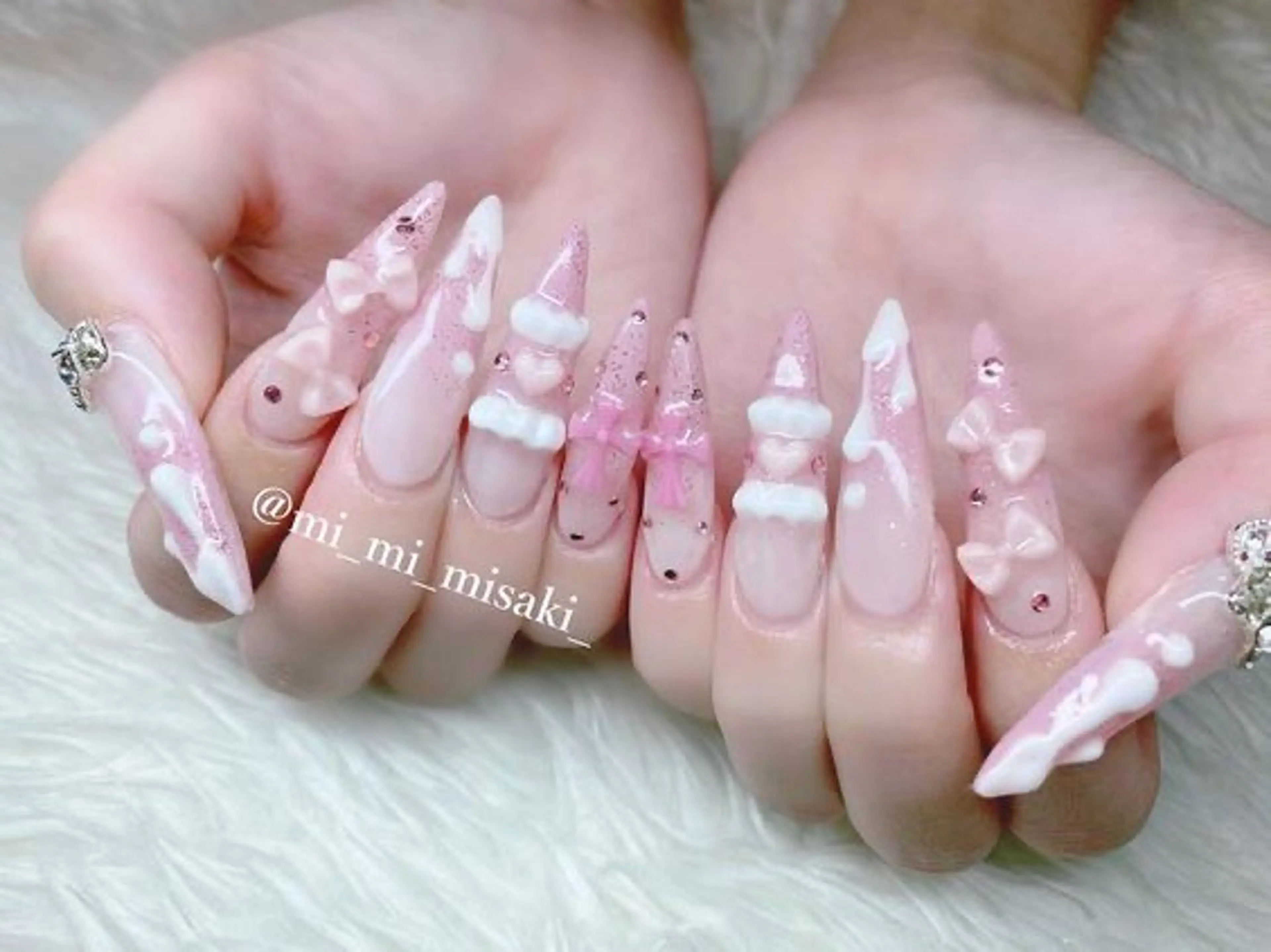 ネイル 長さ出し グラデーション キラキラネイル マグネットネイル ニュアンスネイル ハンドネイル Lee Ainのネイルデザイン