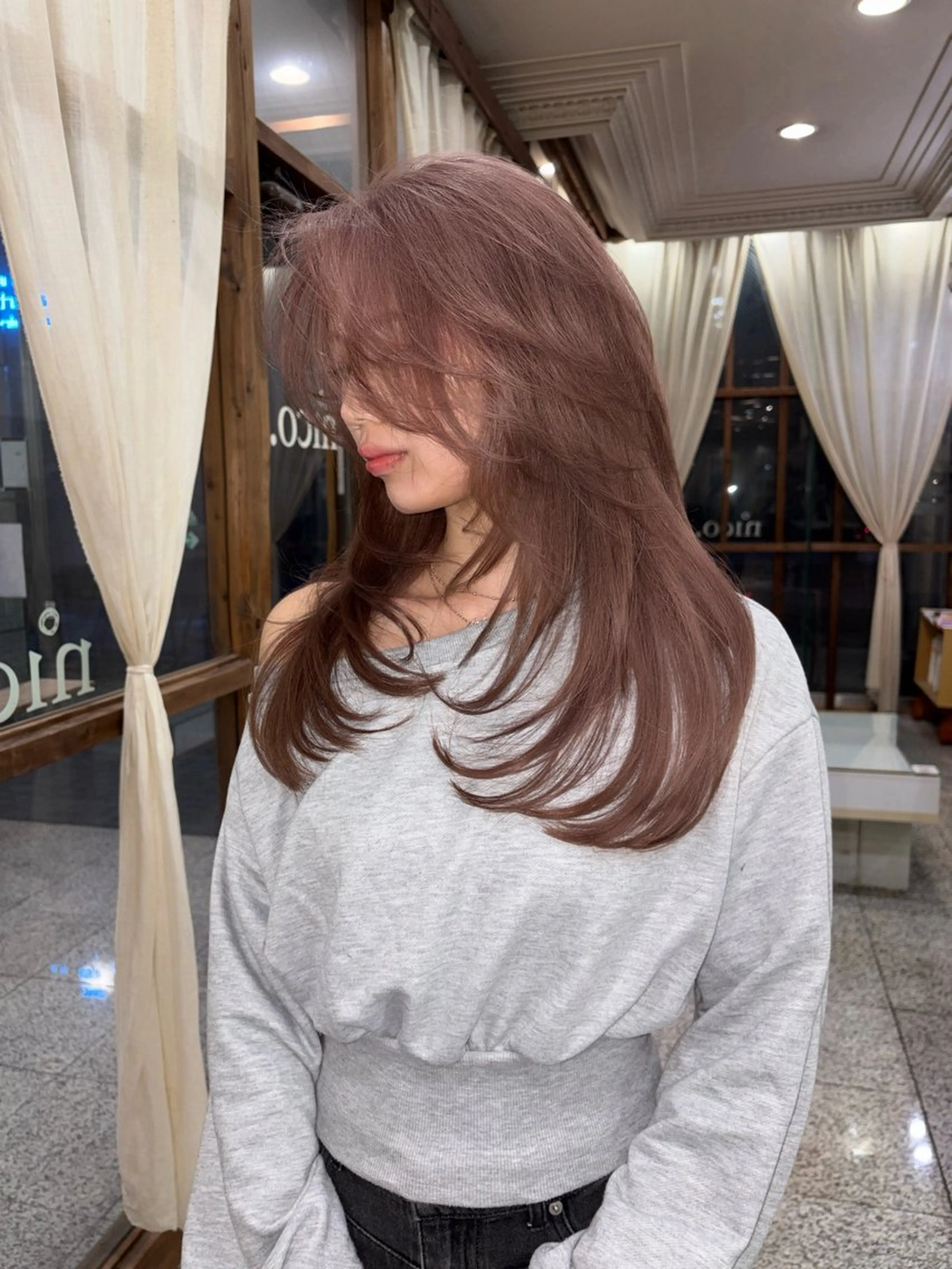 ロング カラー ベージュカラー ピンクカラー ピンクベージュ レイヤーカット KANNA🩵 /nico心斎橋のヘアスタイル