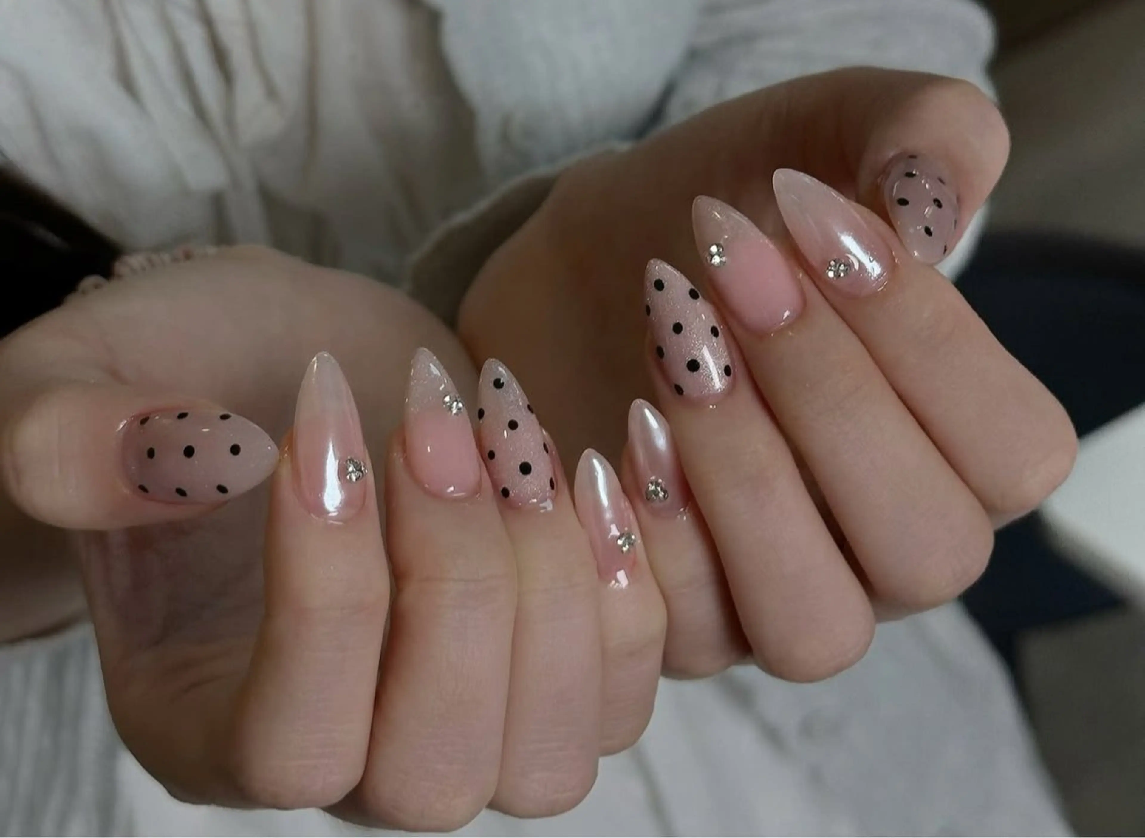 ネイル チークネイル フレンチネイル グラデーション 韓国ネイル マグネットネイル Hana Nailのネイルデザイン