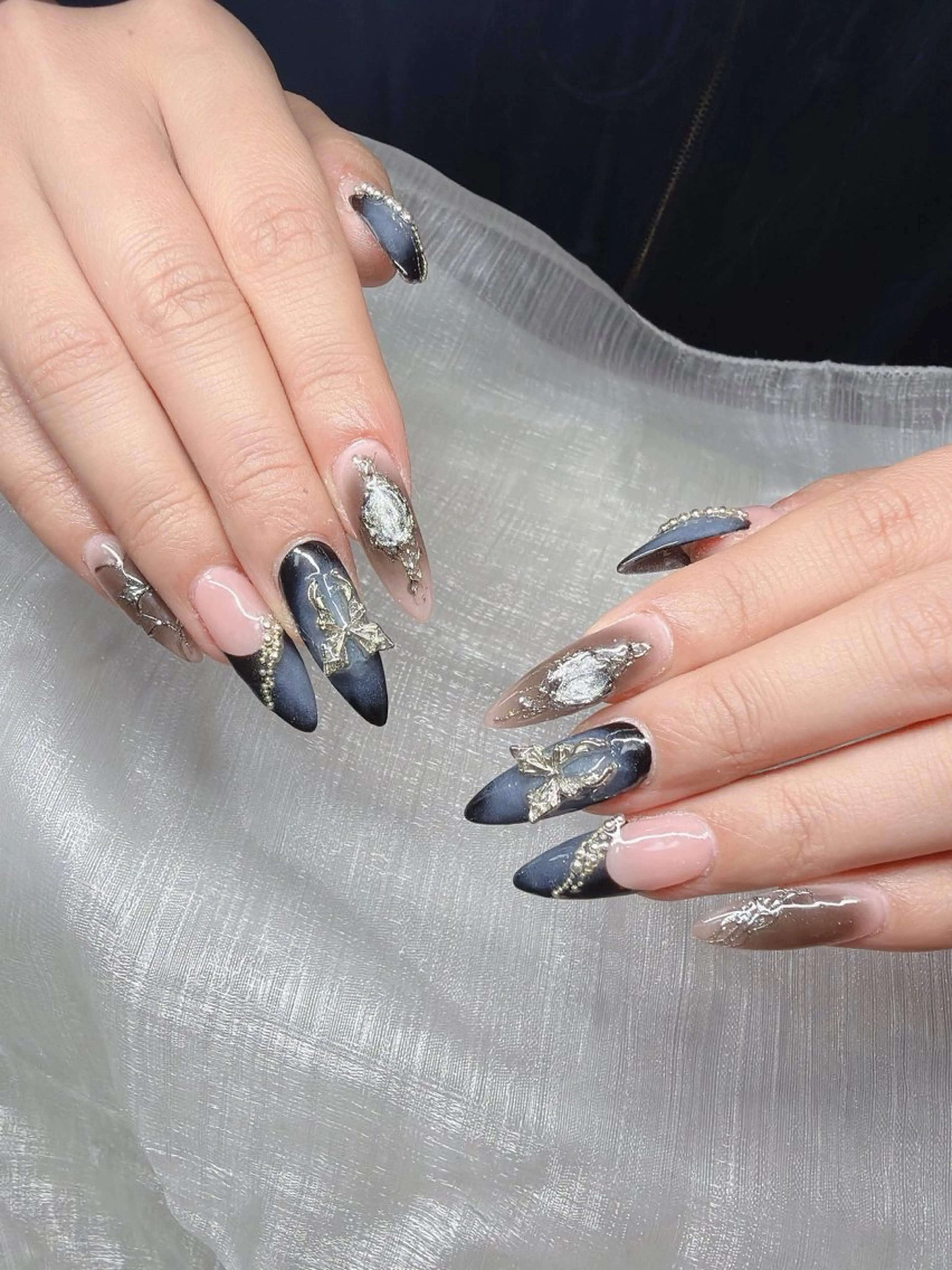 ネイル 長さ出し グラデーション 卒業式 キラキラネイル マグネットネイル ハンドネイル Lee Nailsのネイルデザイン