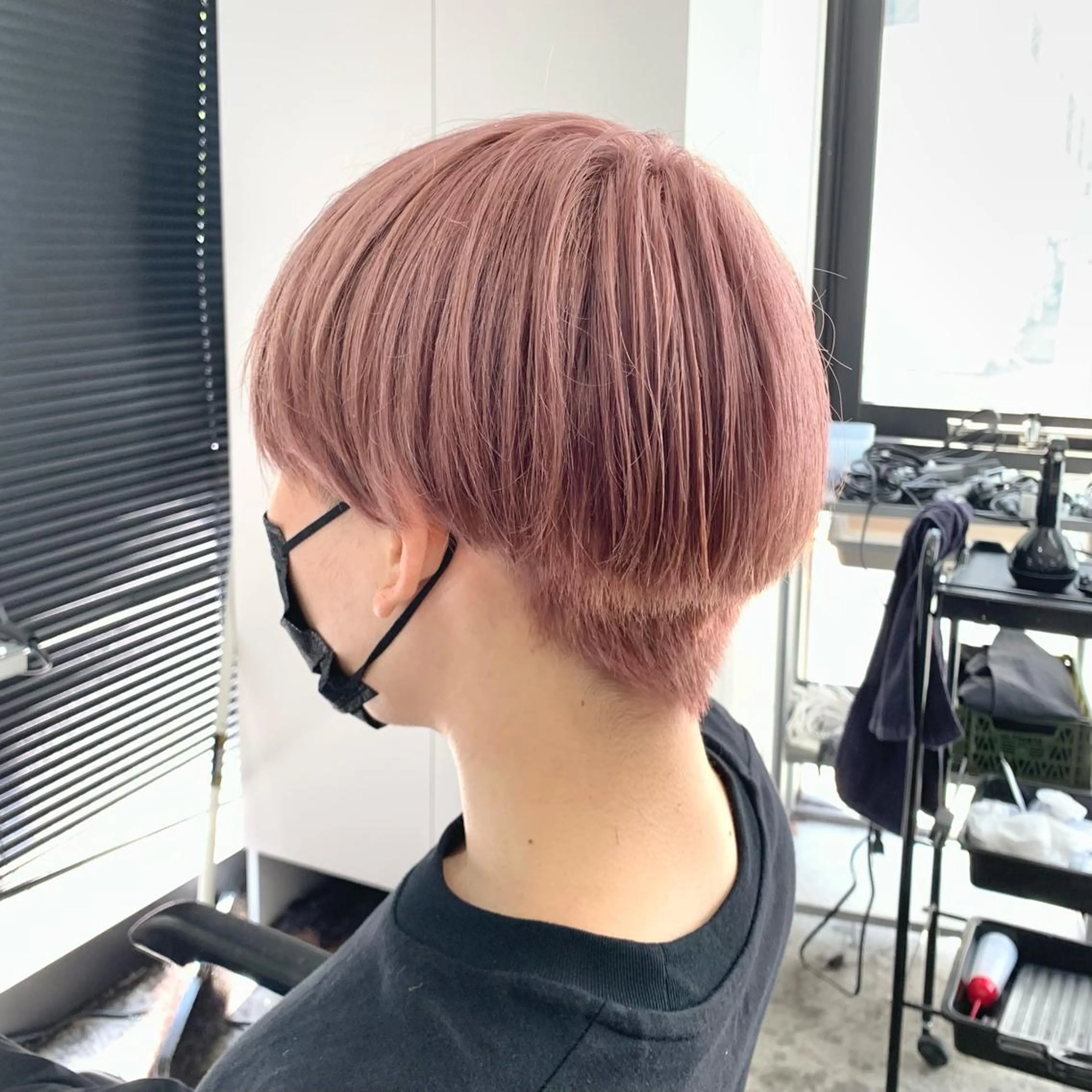 ショート カラー メンズ ピンクカラー ホワイトピンク カット ヘアカラー メンズ特化美容師/ 藤戸 椋のヘアスタイル