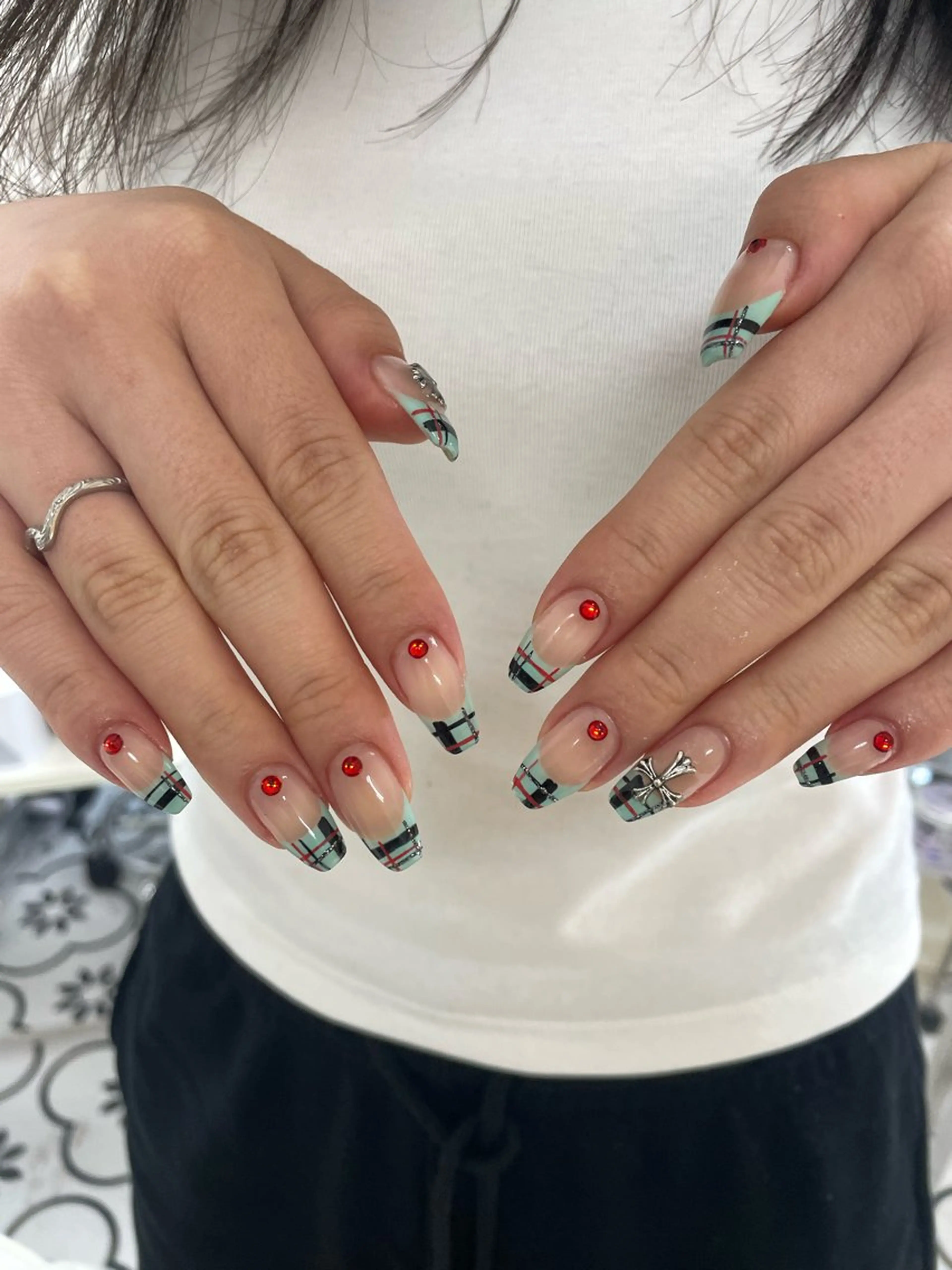 ネイル ハンドネイル koyu 🩶のネイルデザイン