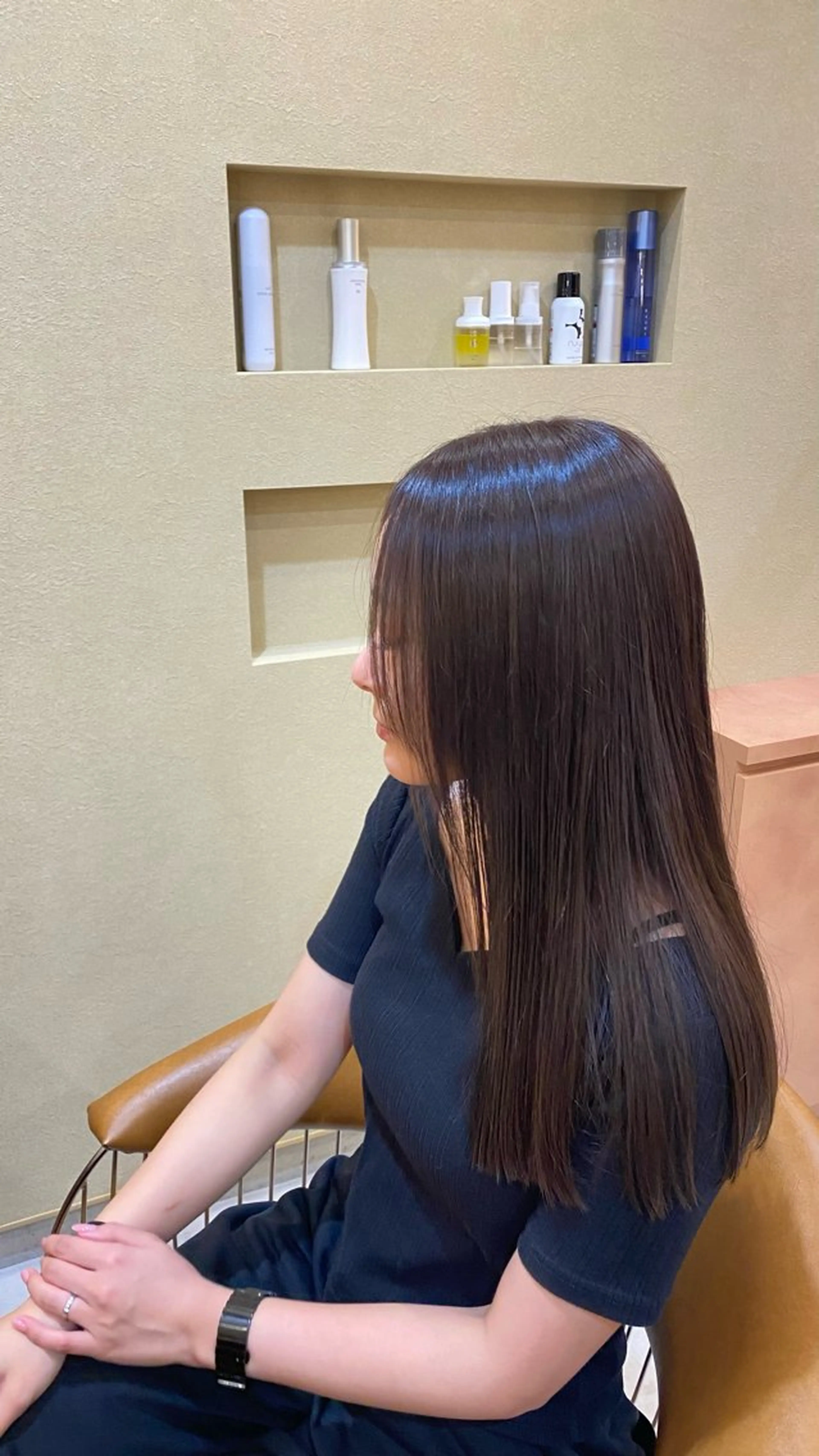 ロング カラー 小西 由季乃のヘアスタイル