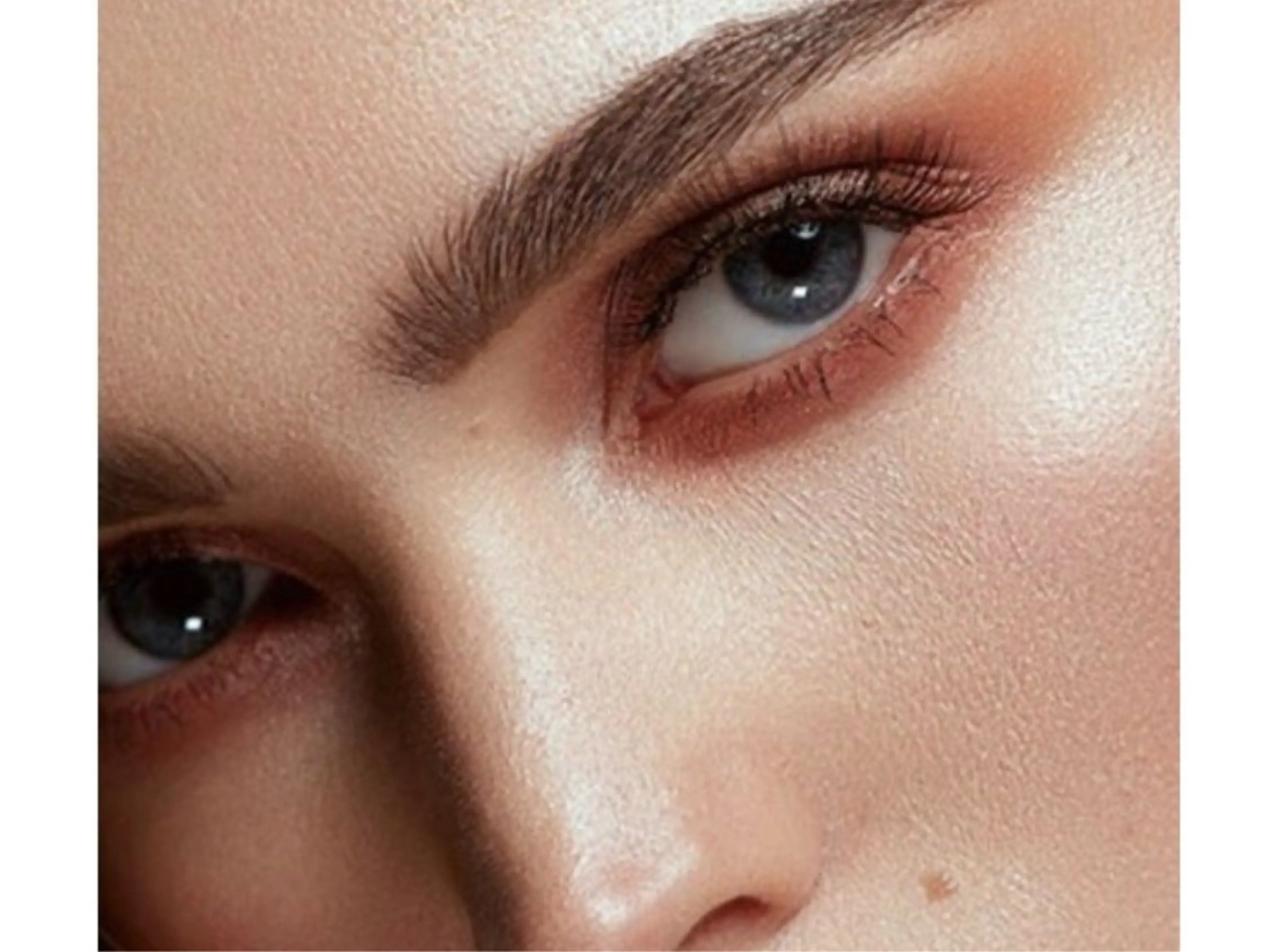 ハリウッドブロウリフトの写真