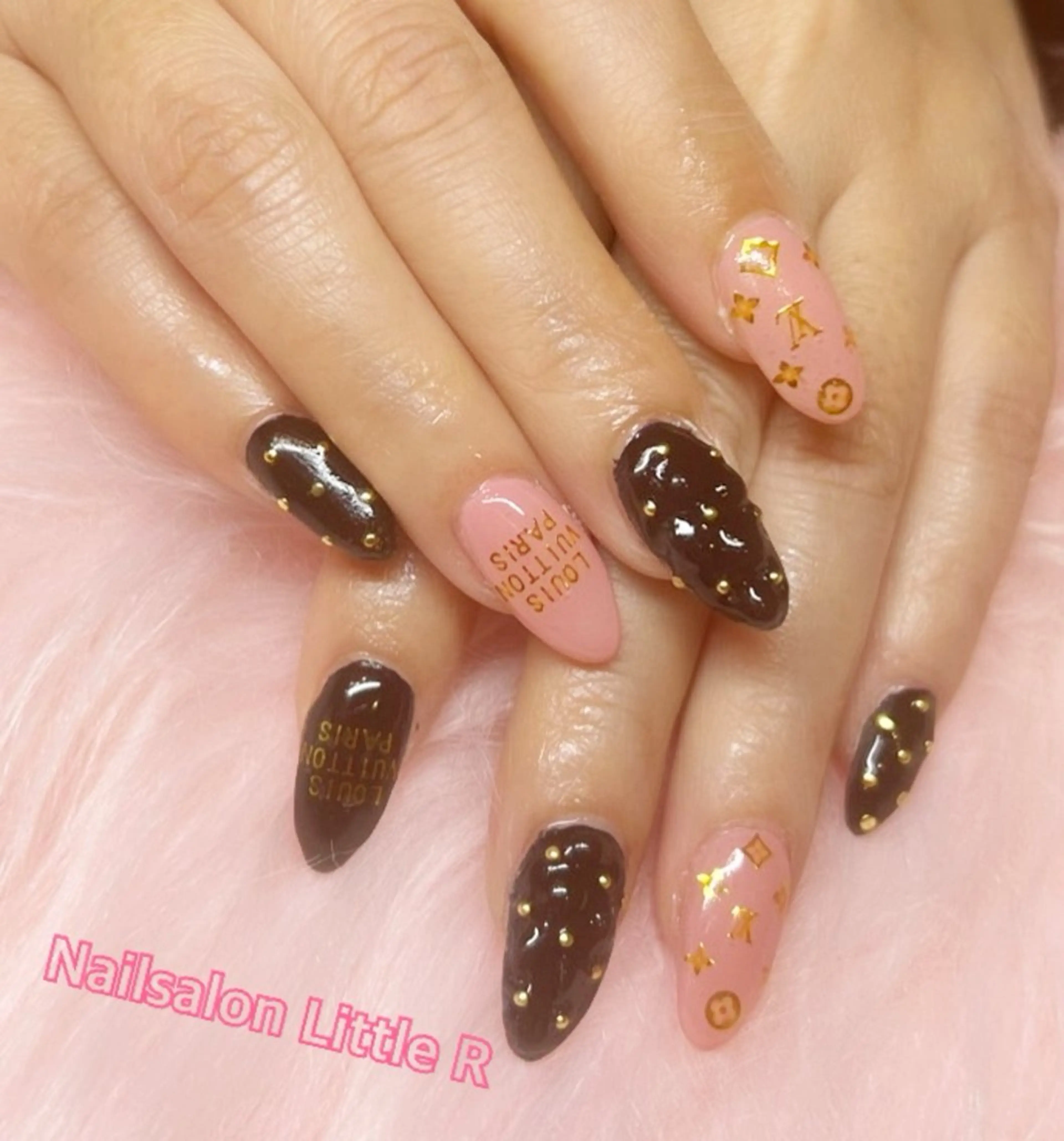 ロング Nailsalon Little Rのネイルデザイン