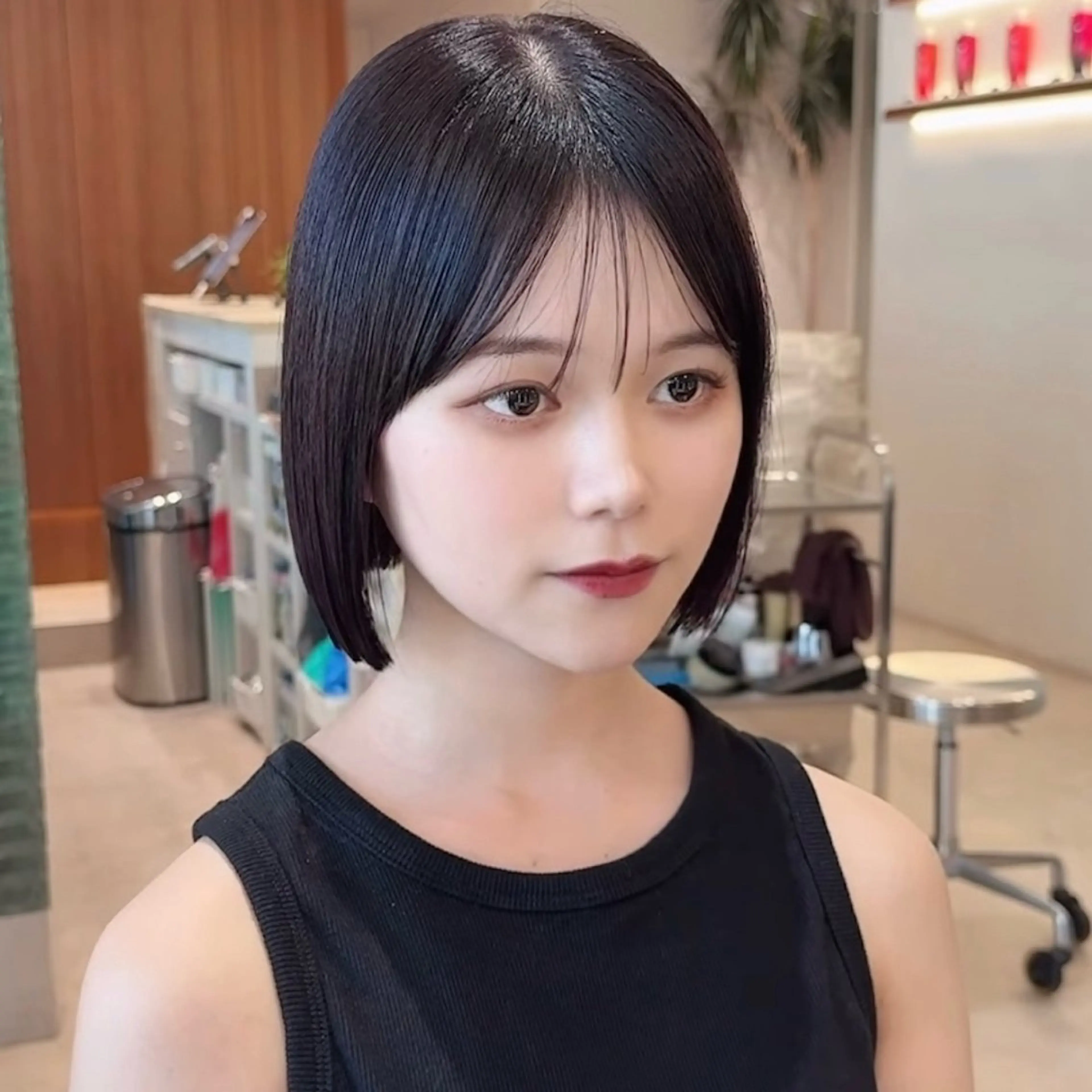 ミディアム カラー 切りっぱなしボブ ショートボブ ボブレイヤー 透明感カラー ボブ カット ヘアカラー トリートメント 田中航平/渋谷ボブ/ レイヤーボブのヘアスタイル